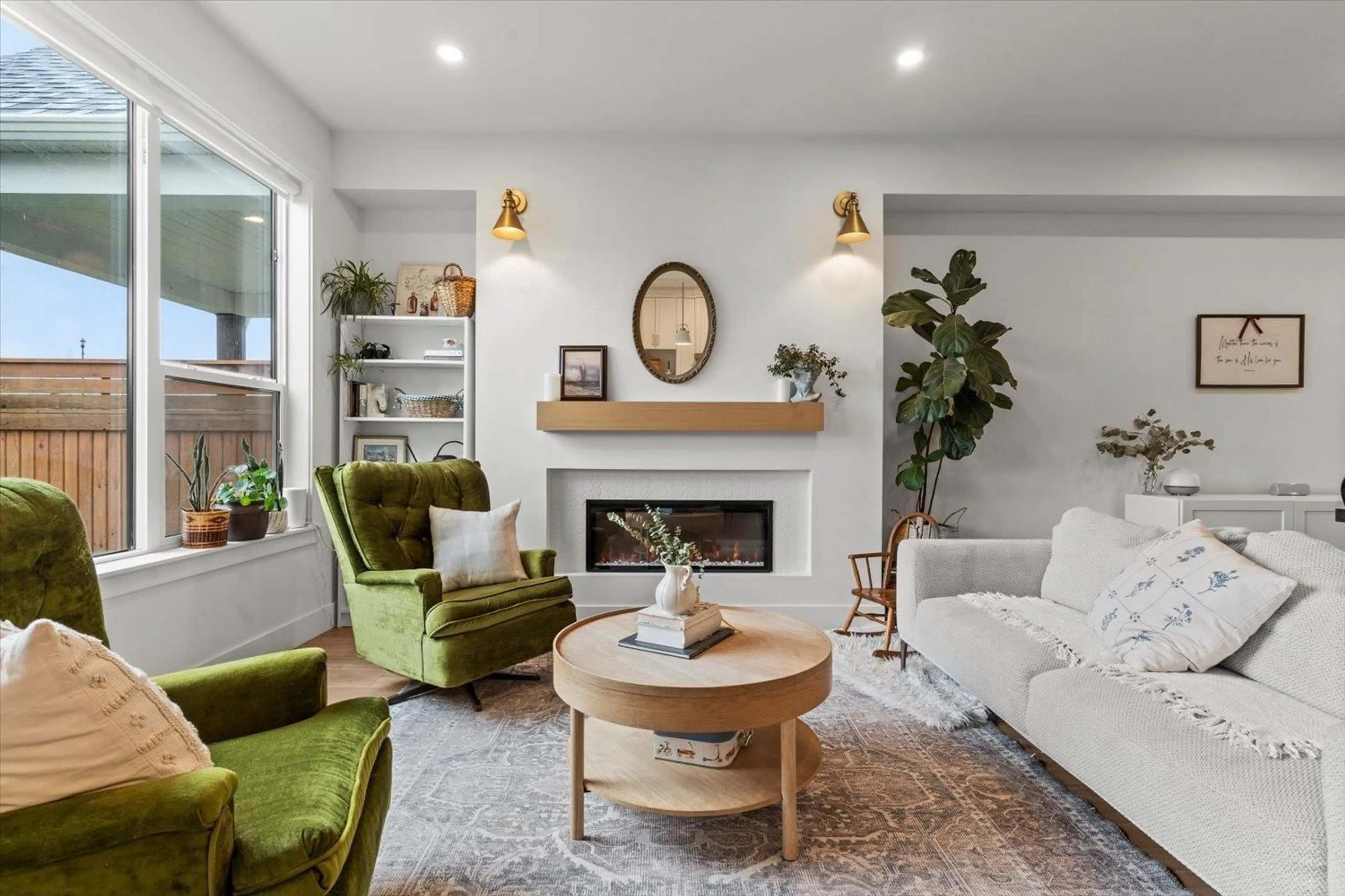 Living room with furniture, unknown for 45422 WILLOWSTREAM ROAD, Chilliwack British Columbia V2R6G7