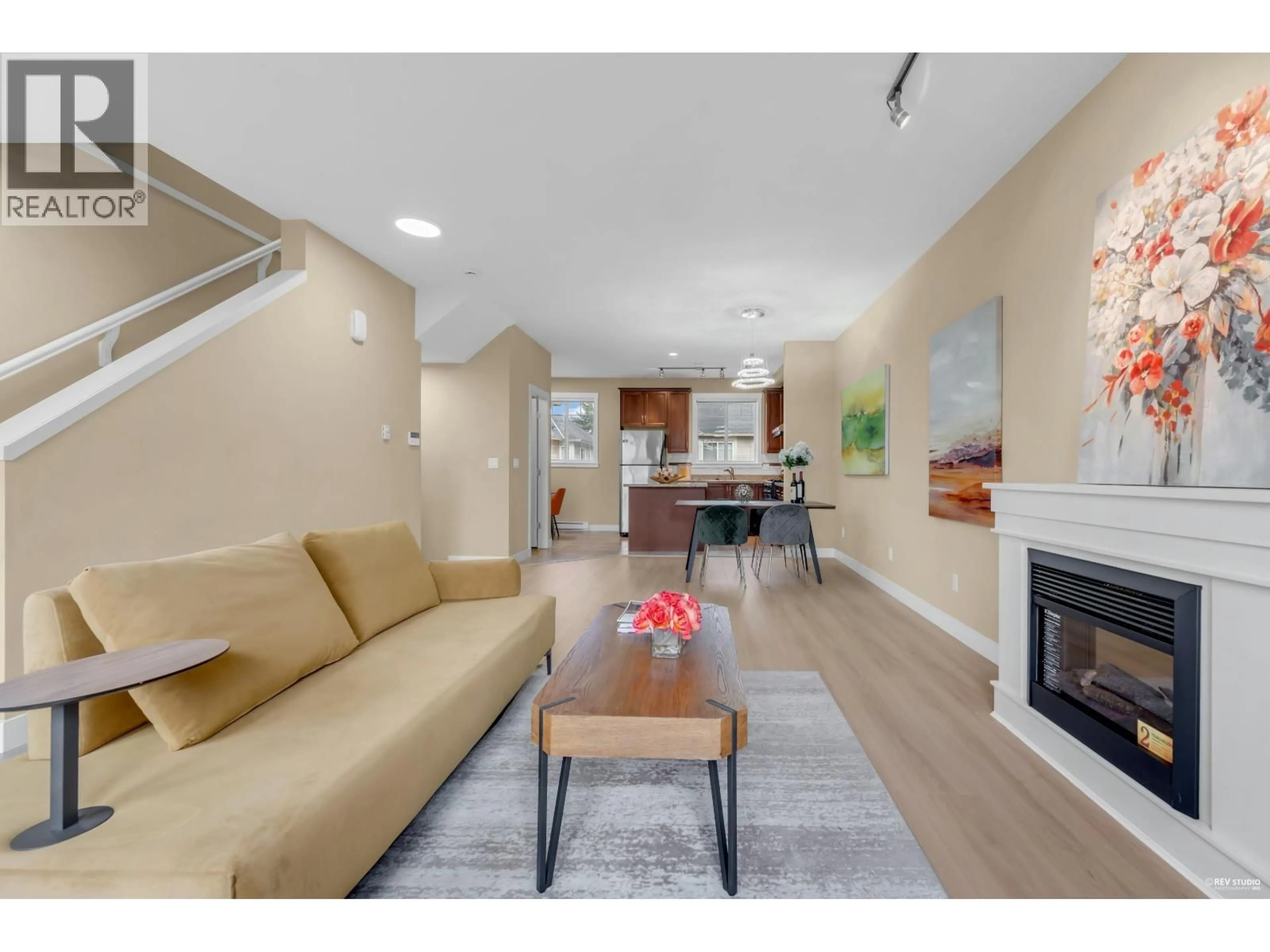 Living room with furniture, unknown for 16 - 11393 STEVESTON HIGHWAY, Richmond British Columbia V7A1N8