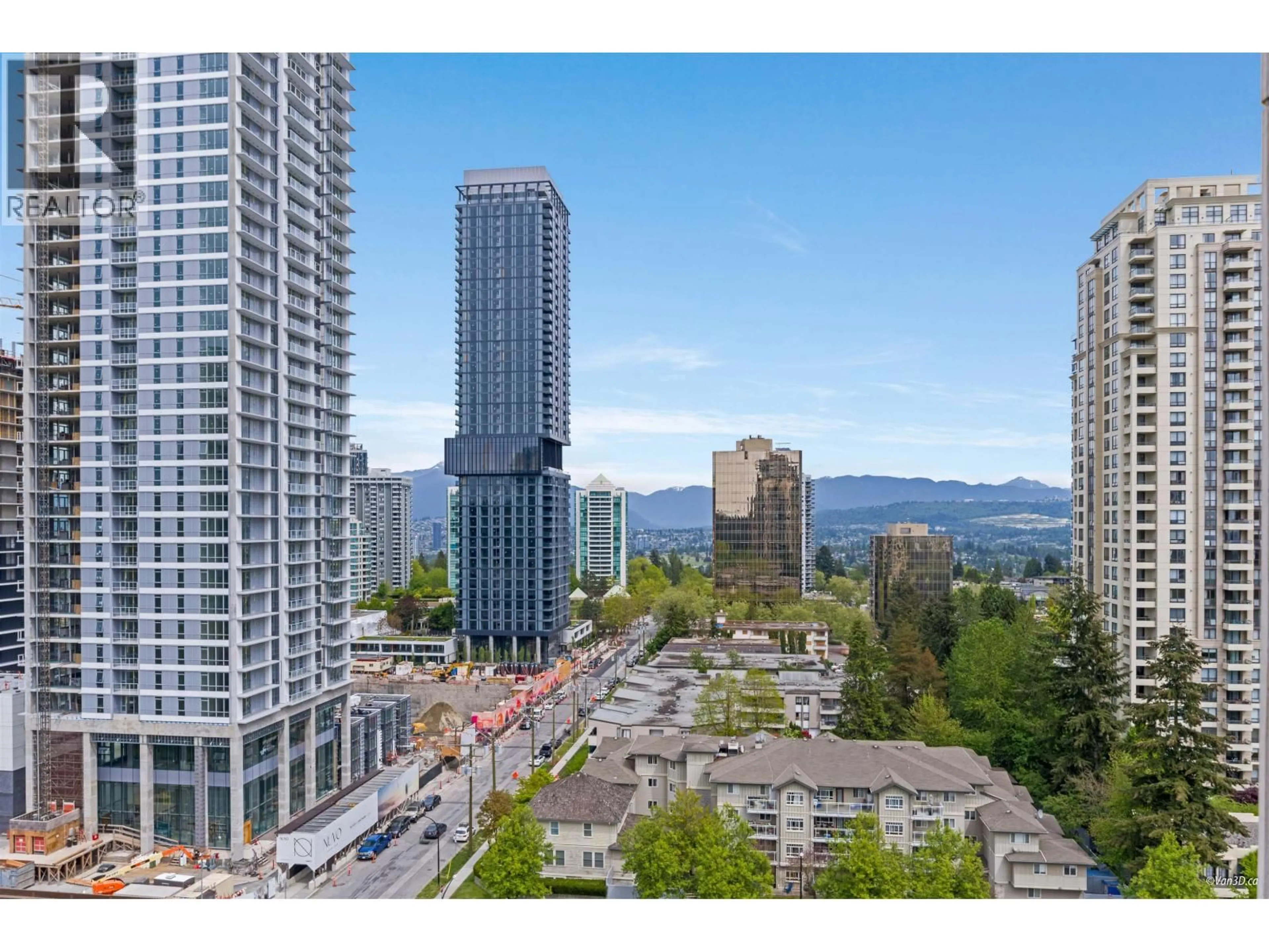 A pic from outside/outdoor area/front of a property/back of a property/a pic from drone, city buildings view from balcony for 1302 - 6168 WILSON AVENUE, Burnaby British Columbia V5H0B2