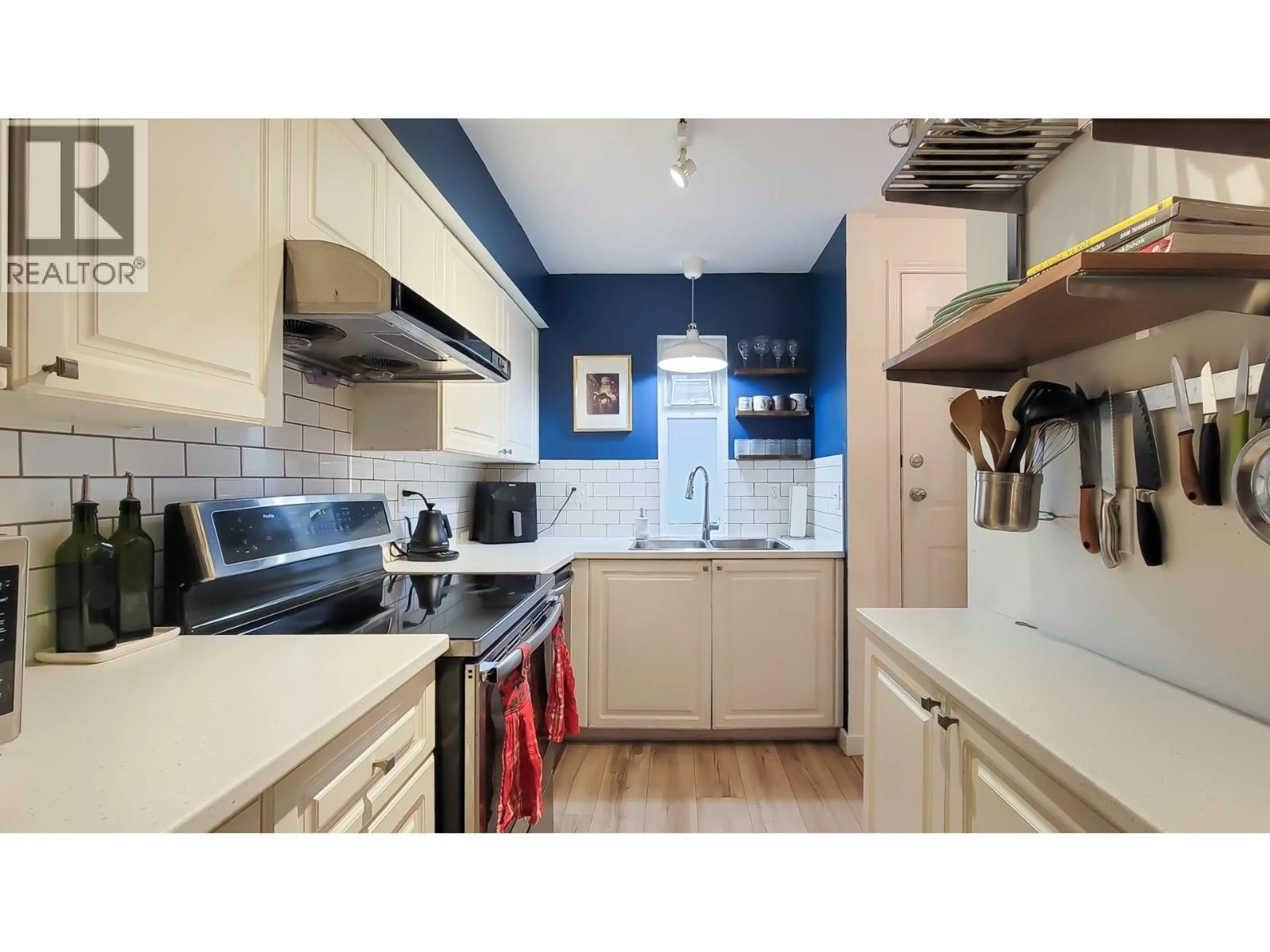 Standard kitchen, unknown for 116 - 1570 PRAIRIE AVENUE, Port Coquitlam British Columbia V3B1T4