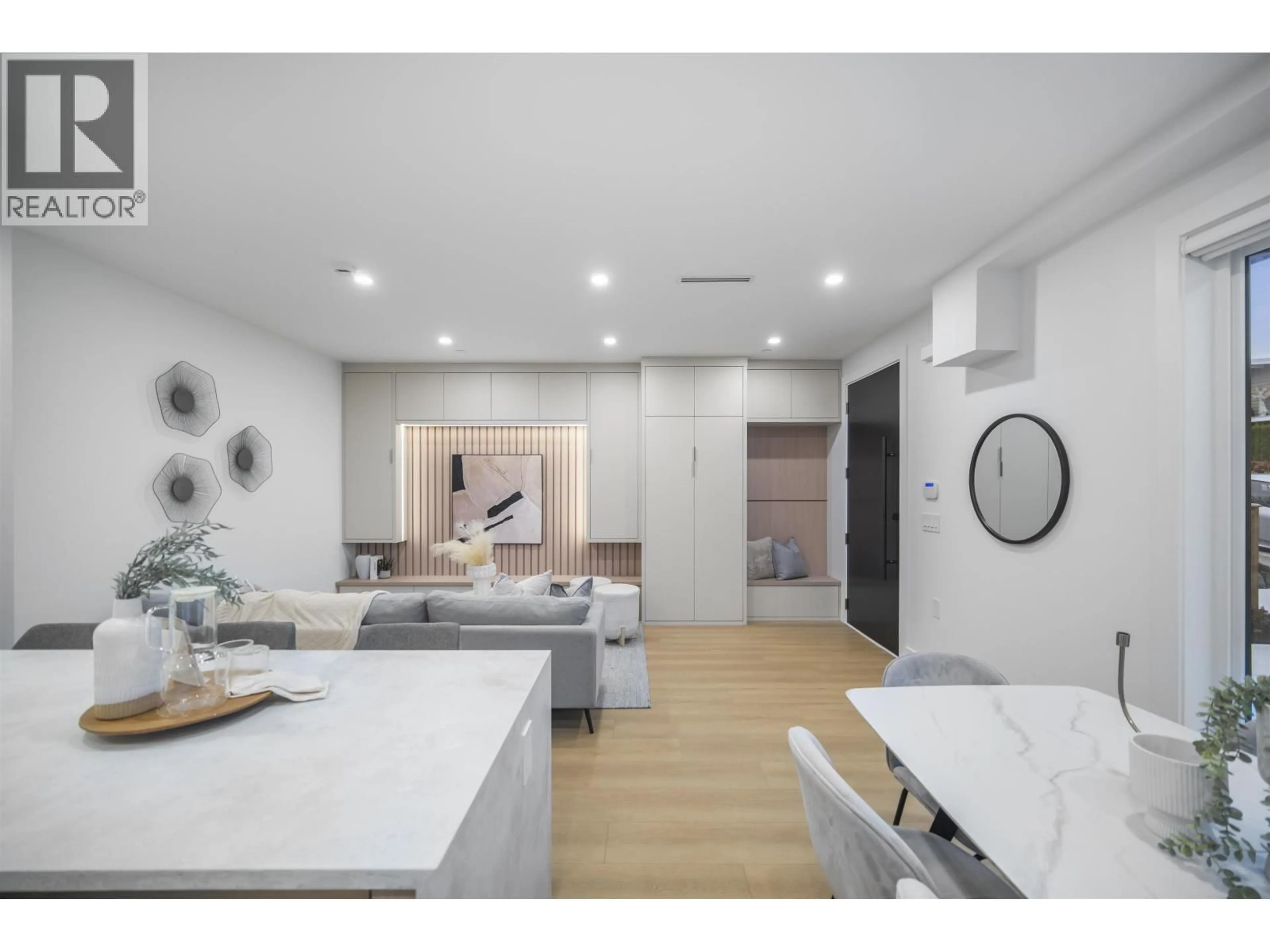 Open concept kitchen, ceramic/tile floor for 1 - 3623 TRIUMPH STREET, Vancouver British Columbia V5K1V4