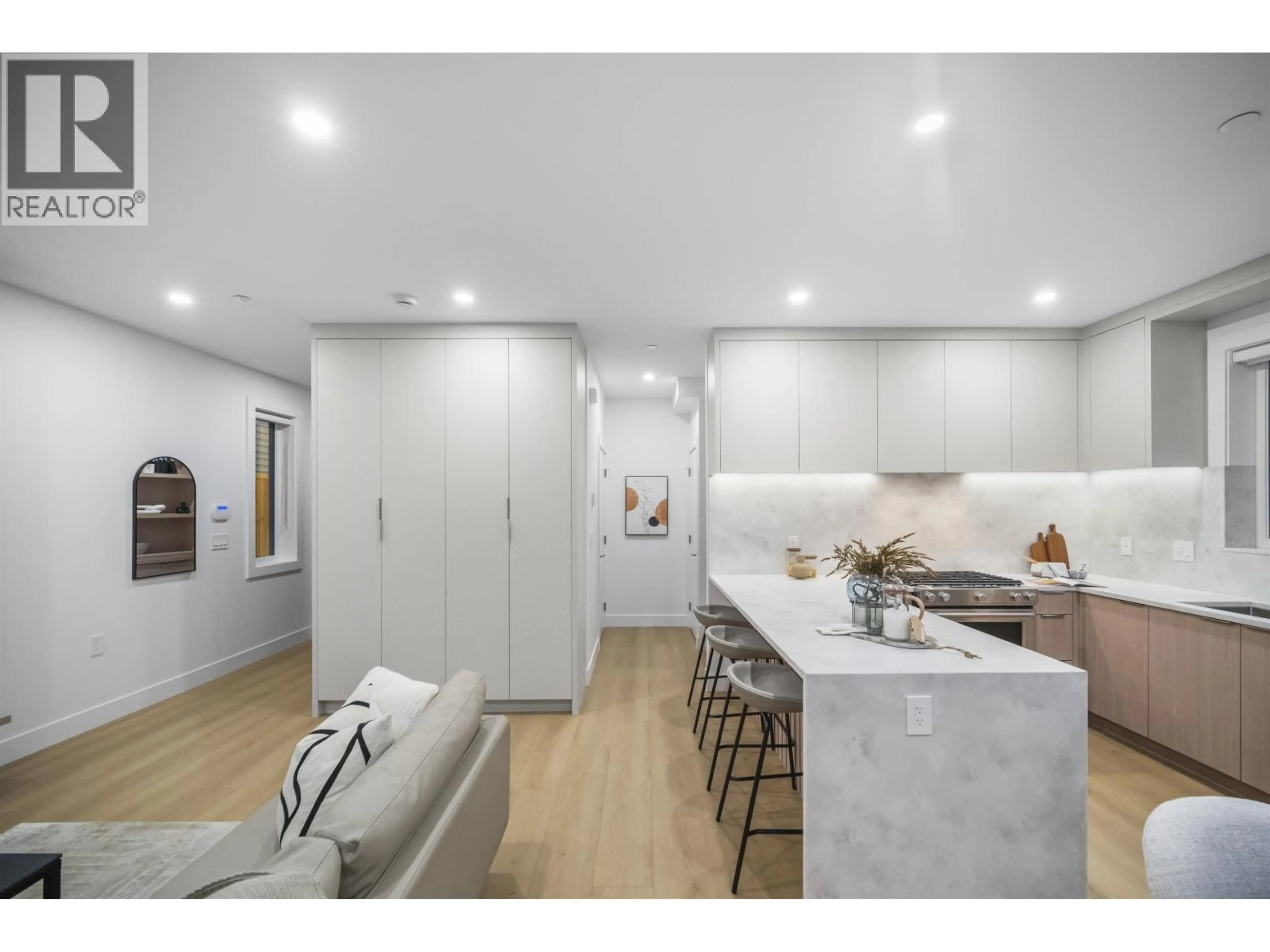 Open concept kitchen, unknown for 2 - 3623 TRIUMPH STREET, Vancouver British Columbia V5K1V4