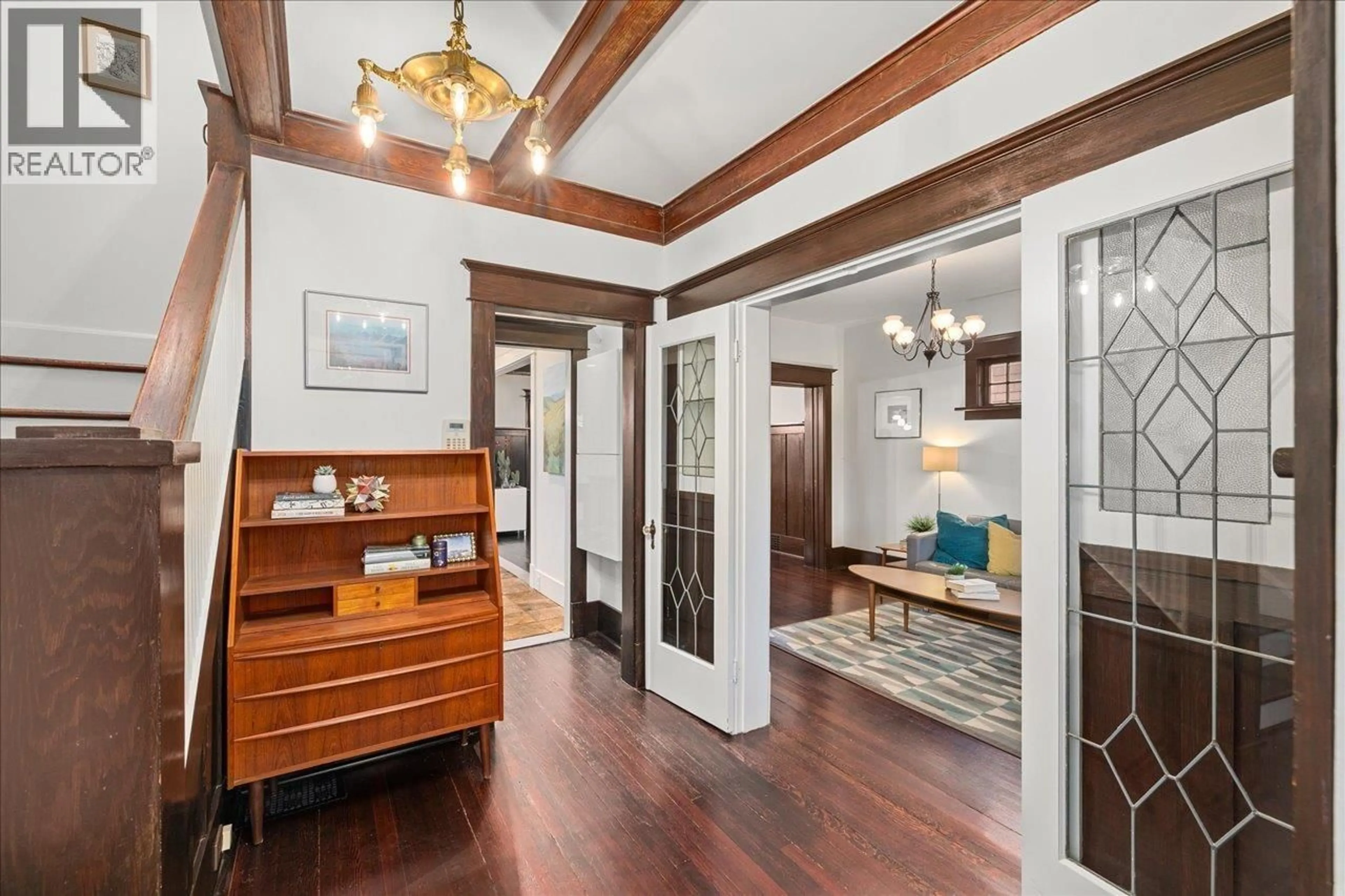 Indoor foyer for 2029 GRAVELEY STREET, Vancouver British Columbia V5L3B6