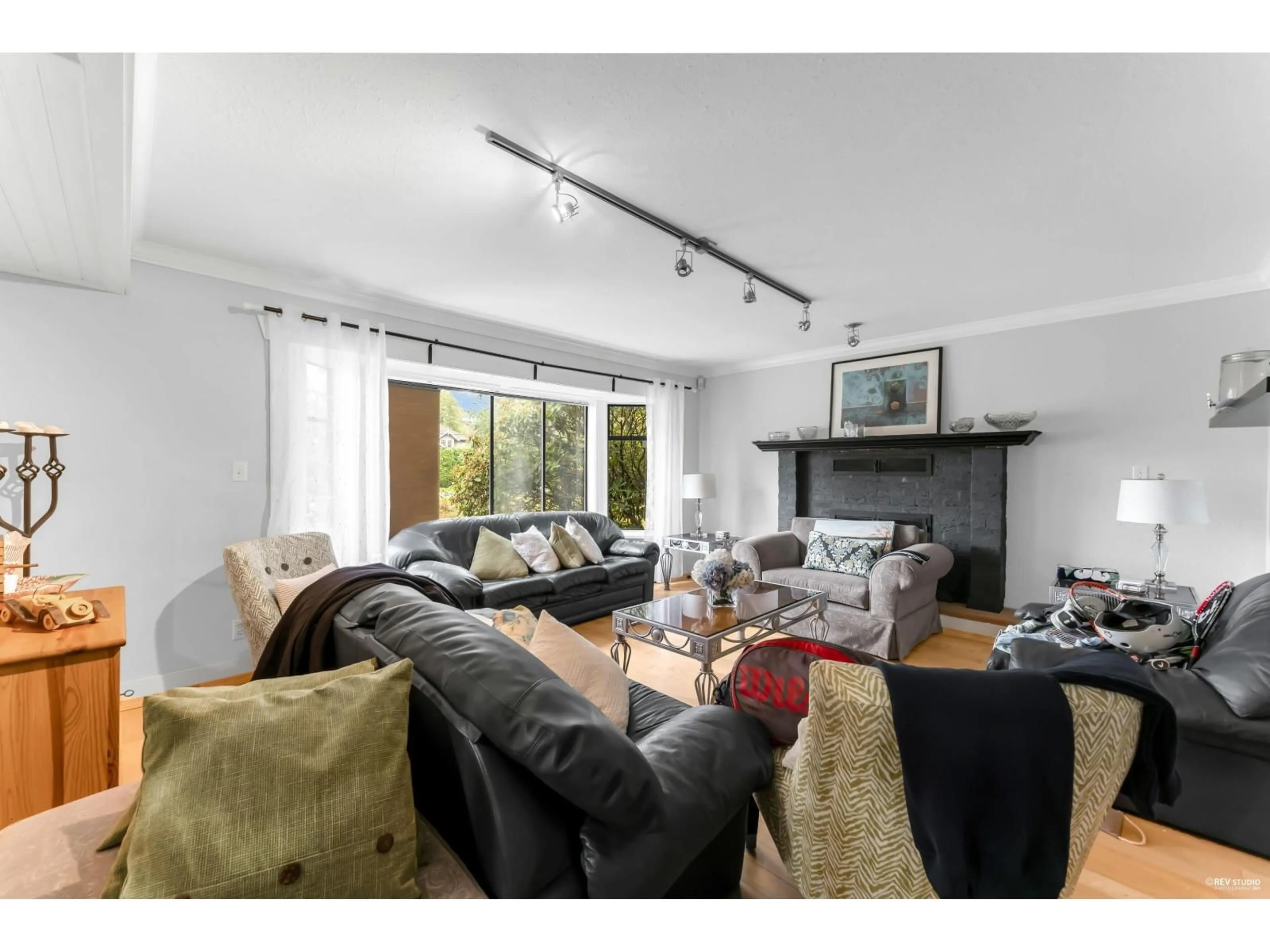 Living room with furniture, unknown for 2649 136 STREET, Surrey British Columbia V4P1Z5