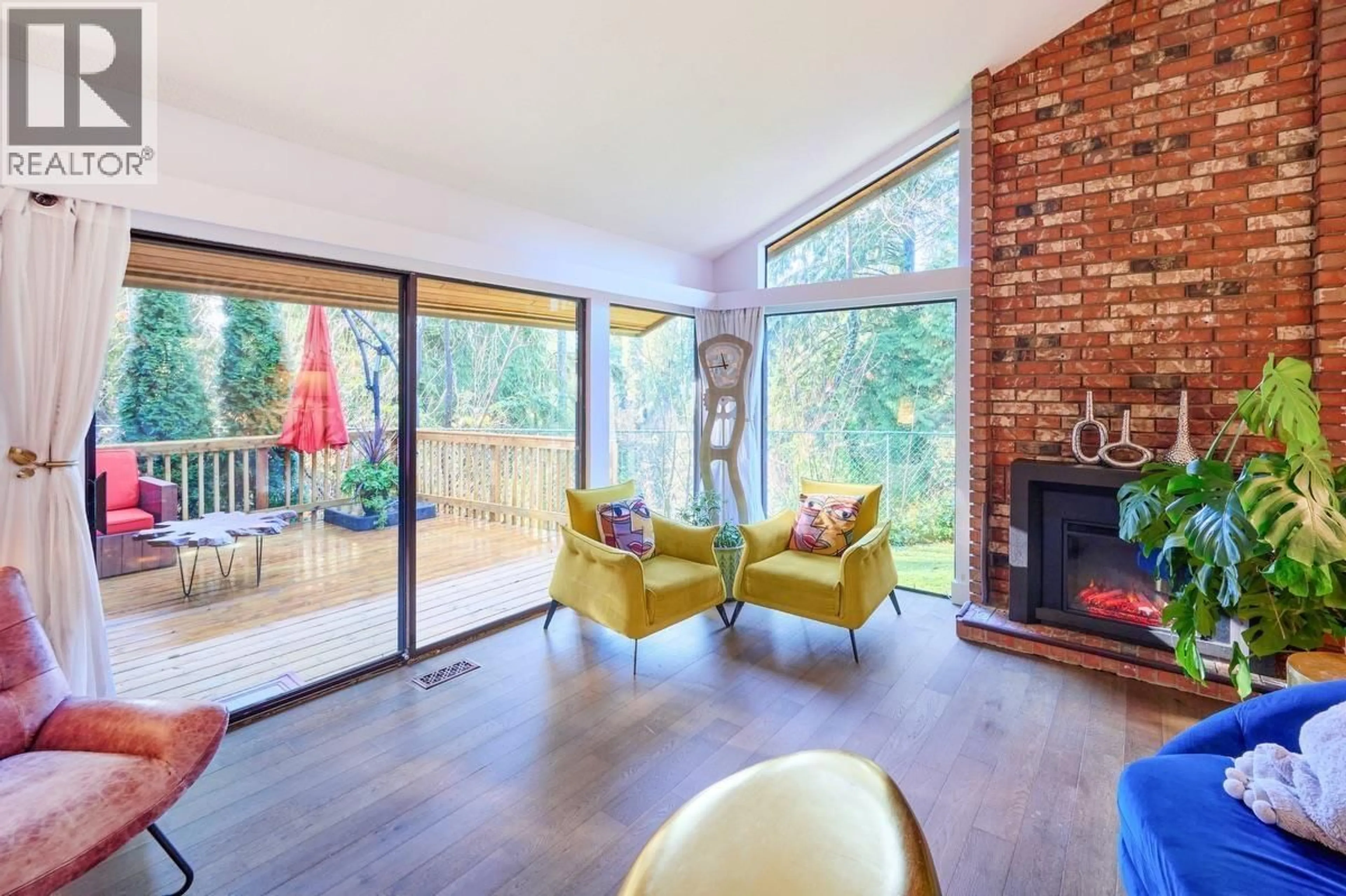 Living room with furniture, unknown for 2873 CAPILANO ROAD, North Vancouver British Columbia V7R4H4