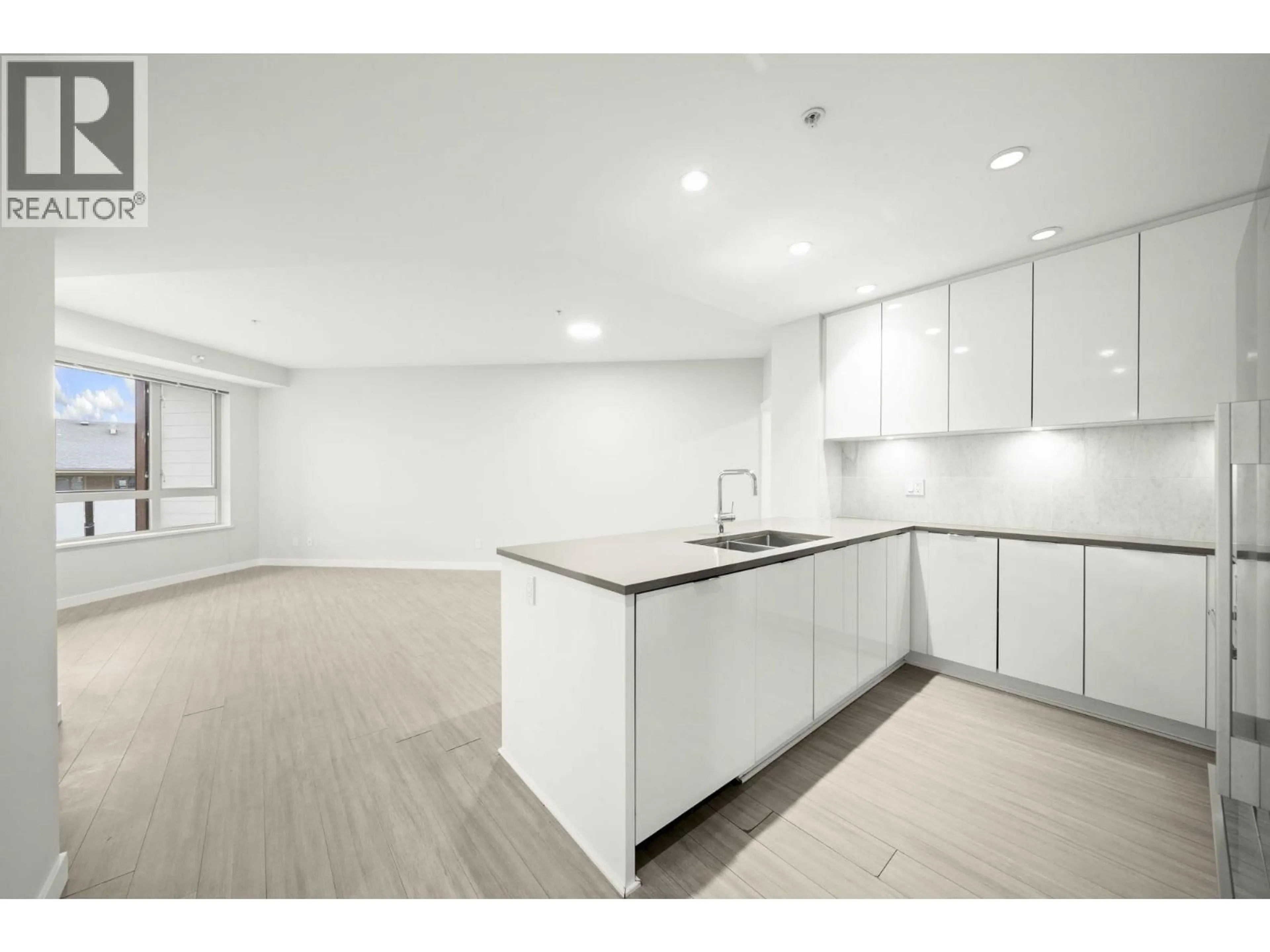 Unknown for 301 - 2632 LIBRARY LANE, North Vancouver British Columbia V7J0B8