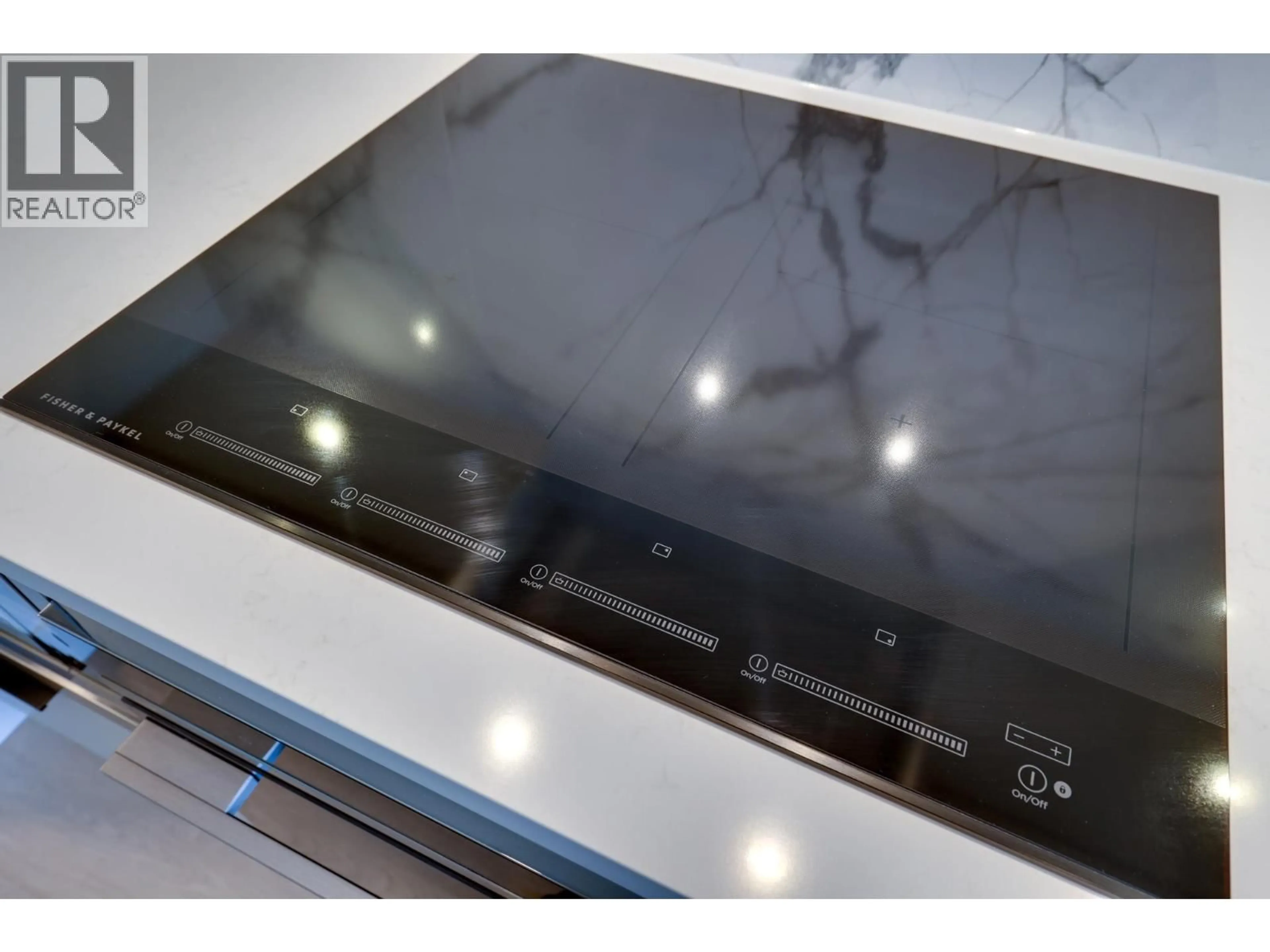 Unknown for 564 - 422 3RD STREET, North Vancouver British Columbia V7L0K1