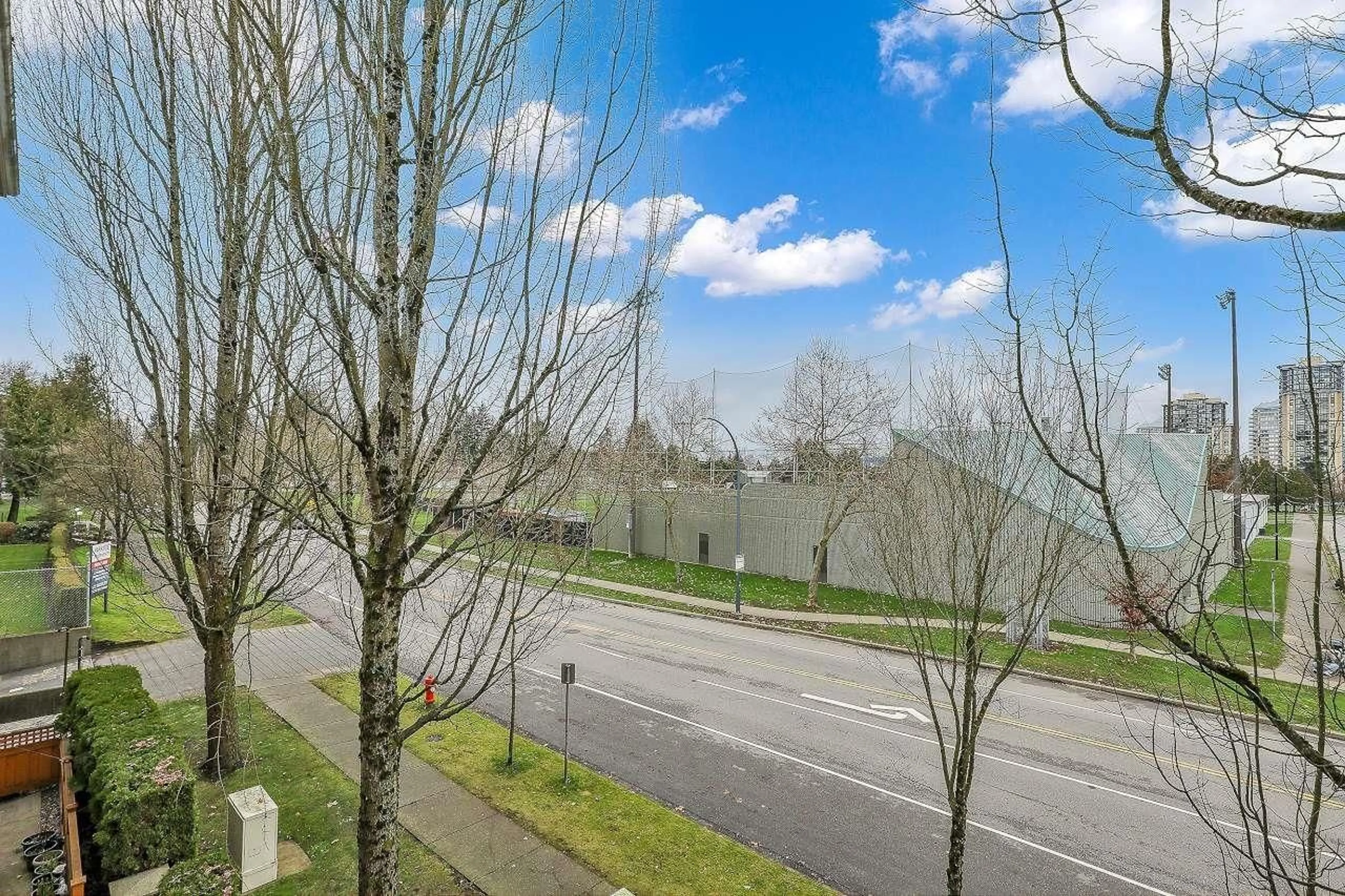 A pic from outside/outdoor area/front of a property/back of a property/a pic from drone, unknown for 308 - 10533 UNIVERSITY DRIVE, Surrey British Columbia V3T5T7