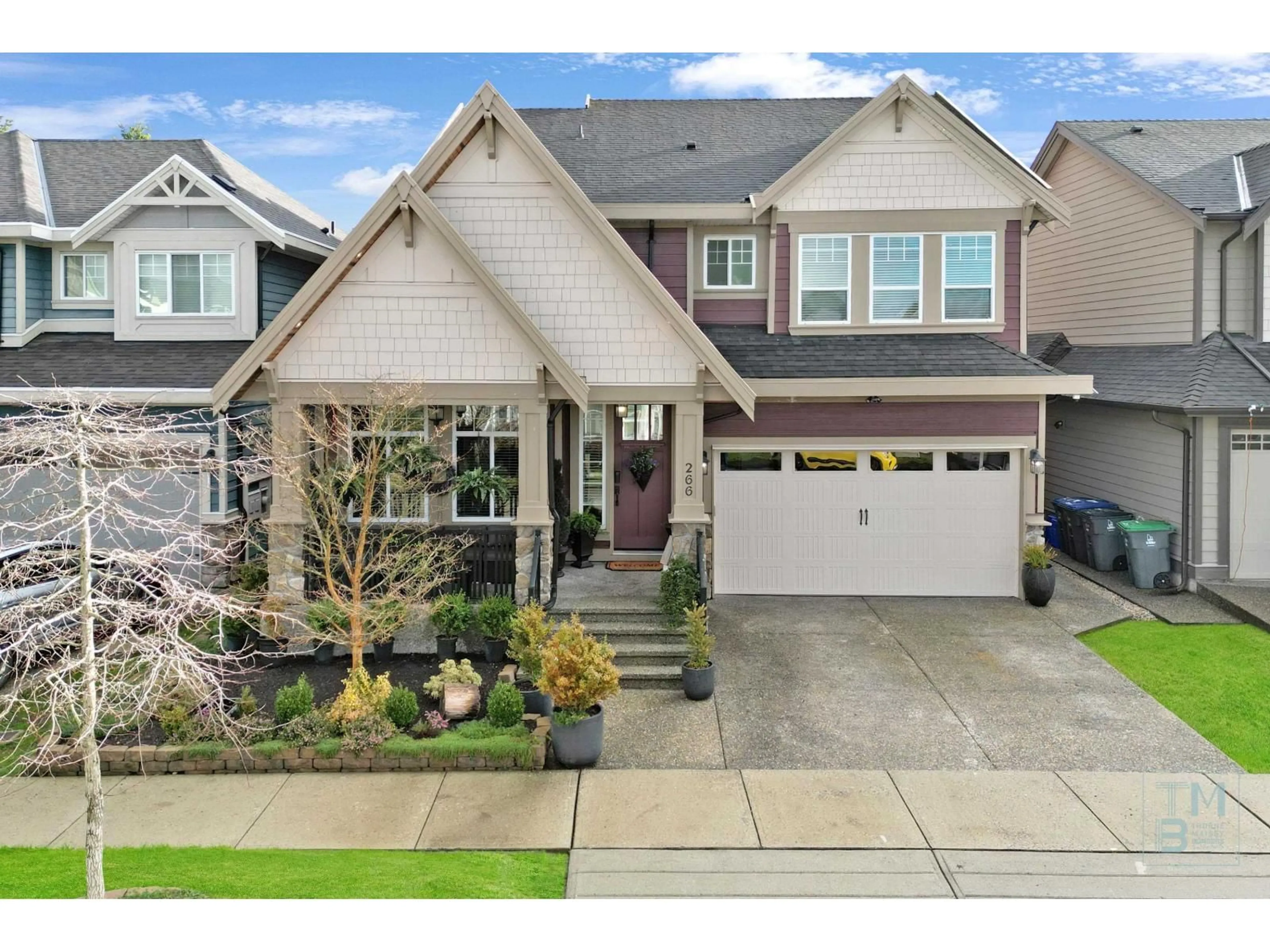 Home with vinyl exterior material, street for 266 174A STREET WEST, Surrey British Columbia V3Z6R9