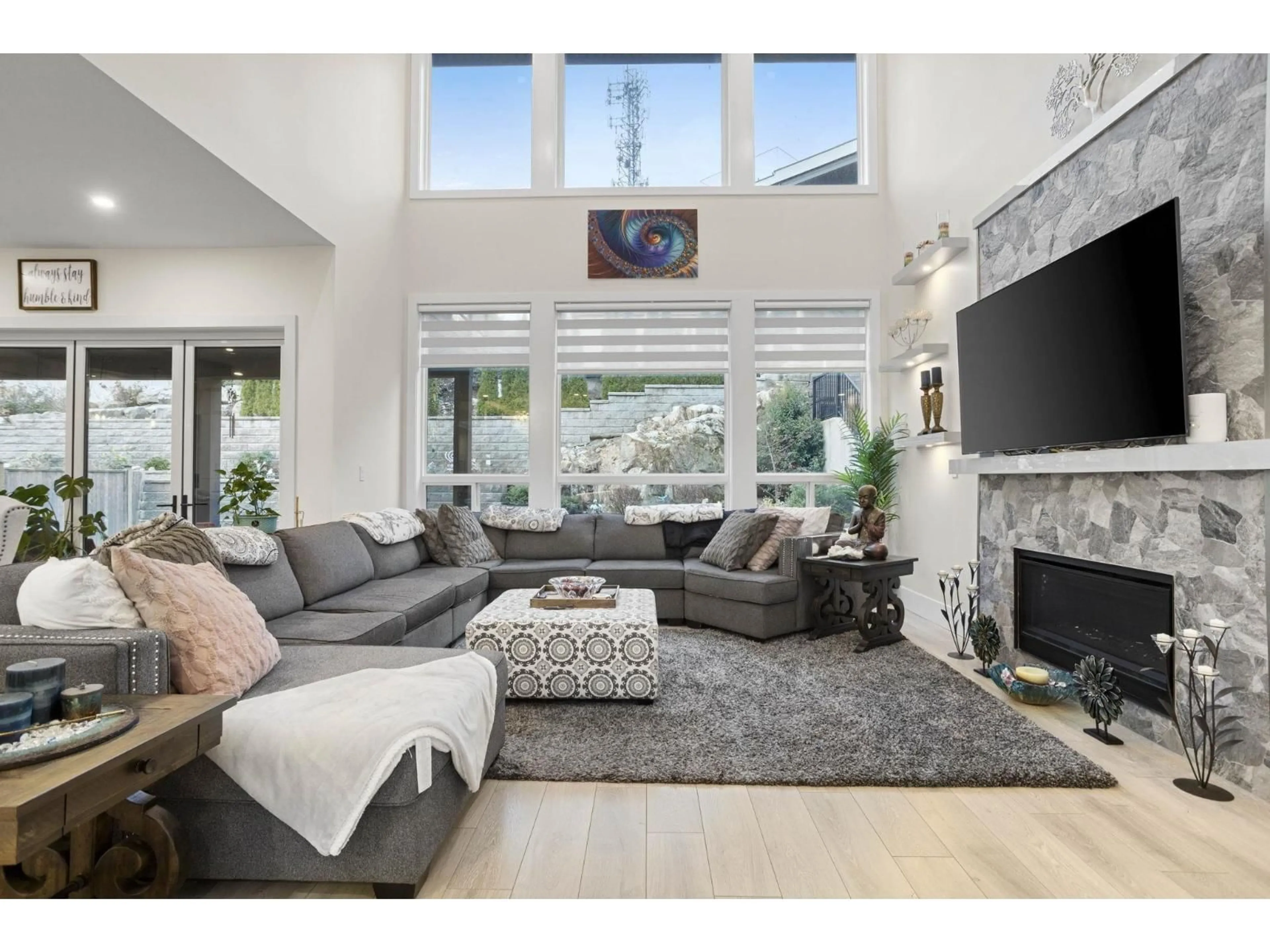 Living room with furniture, unknown for 2727 MONTANA PLACE, Abbotsford British Columbia V3G0G8