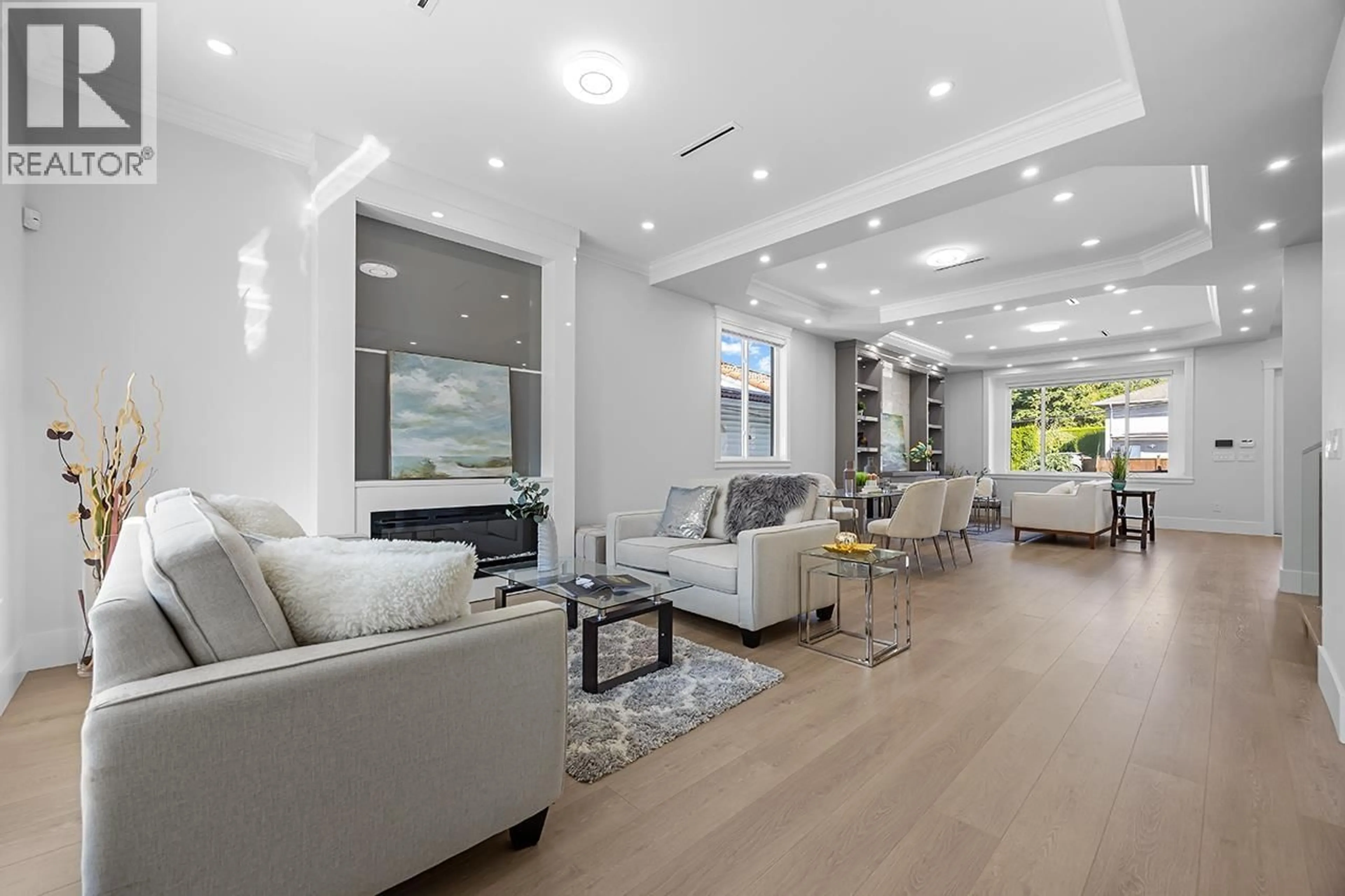 Living room with furniture, unknown for 6036 BRANTFORD AVENUE, Burnaby British Columbia V5E2R7