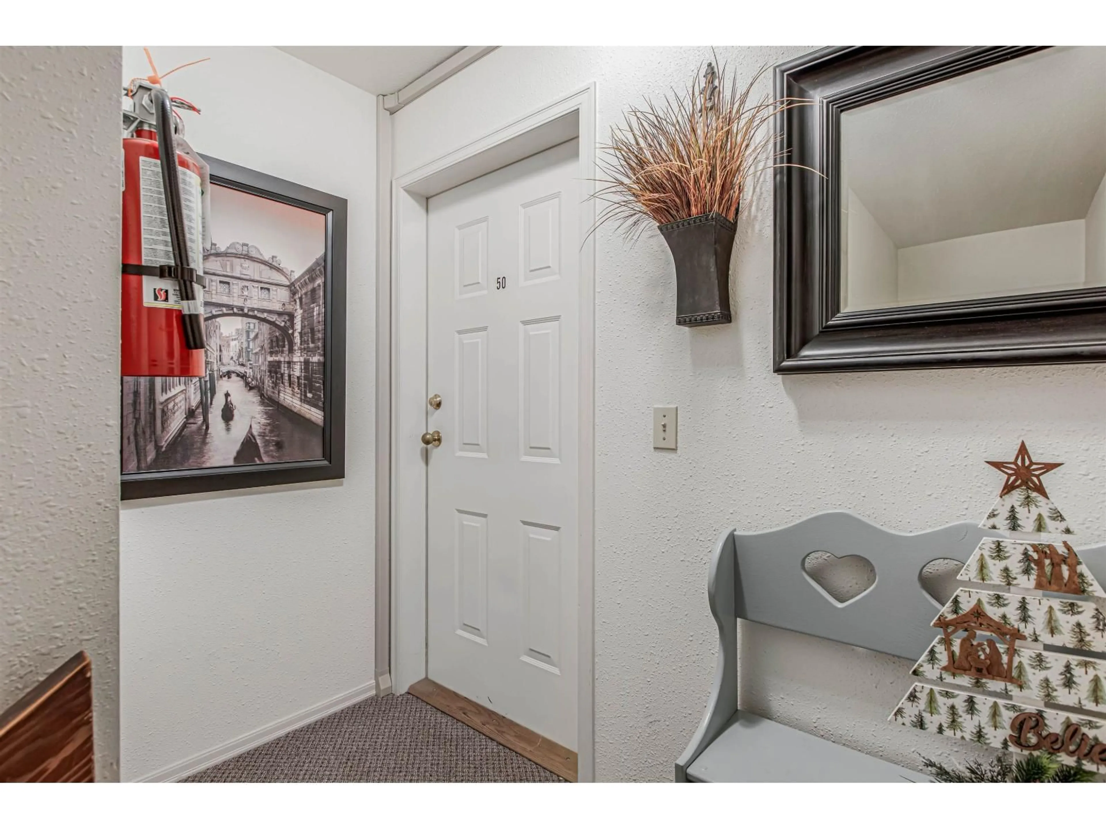 Indoor entryway for 50 - 32718 GARIBALDI DRIVE, Abbotsford British Columbia V2T5T6