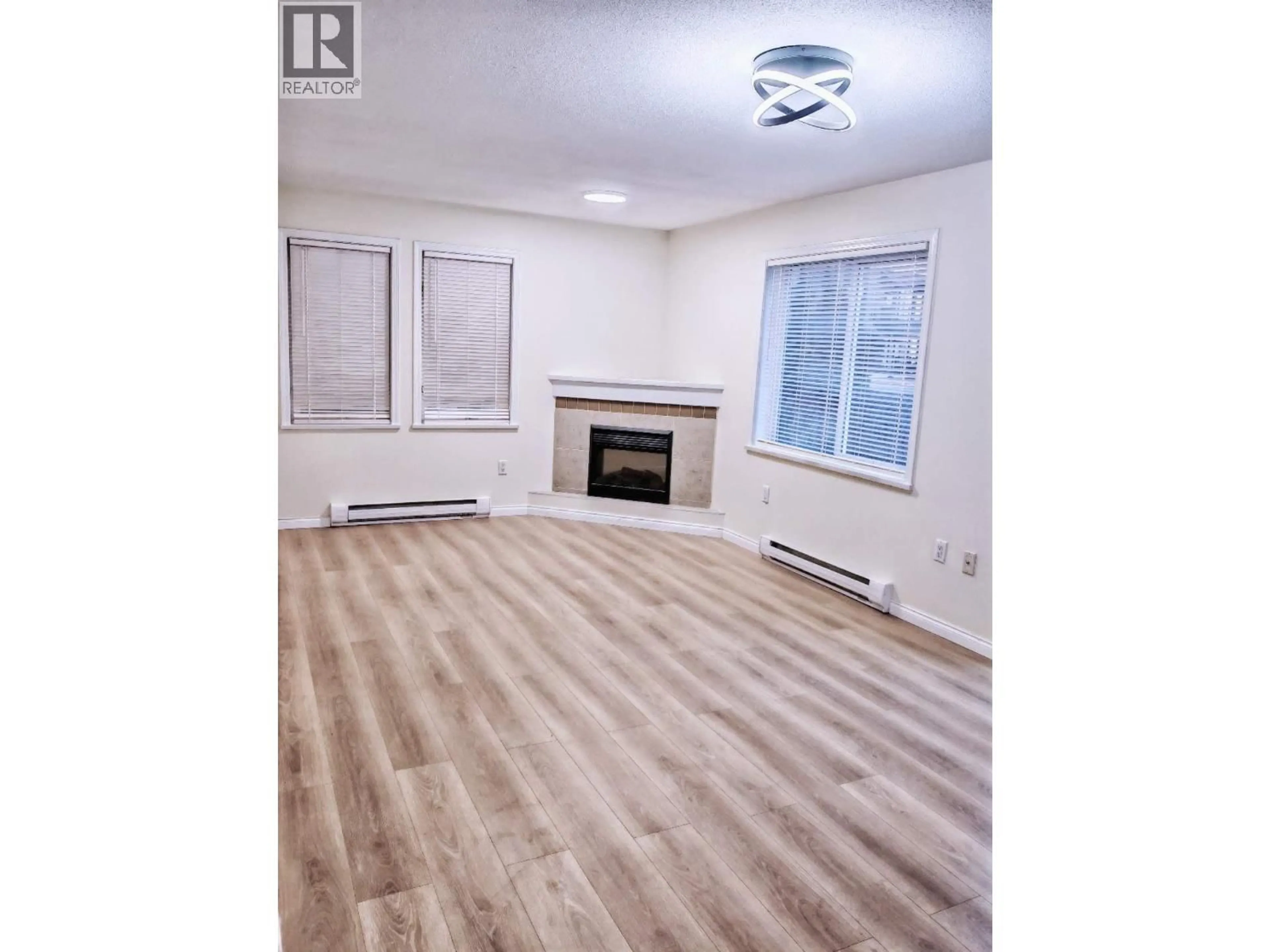 A pic of a room for 03 - 7128 17TH AVENUE, Burnaby British Columbia V3N1K7