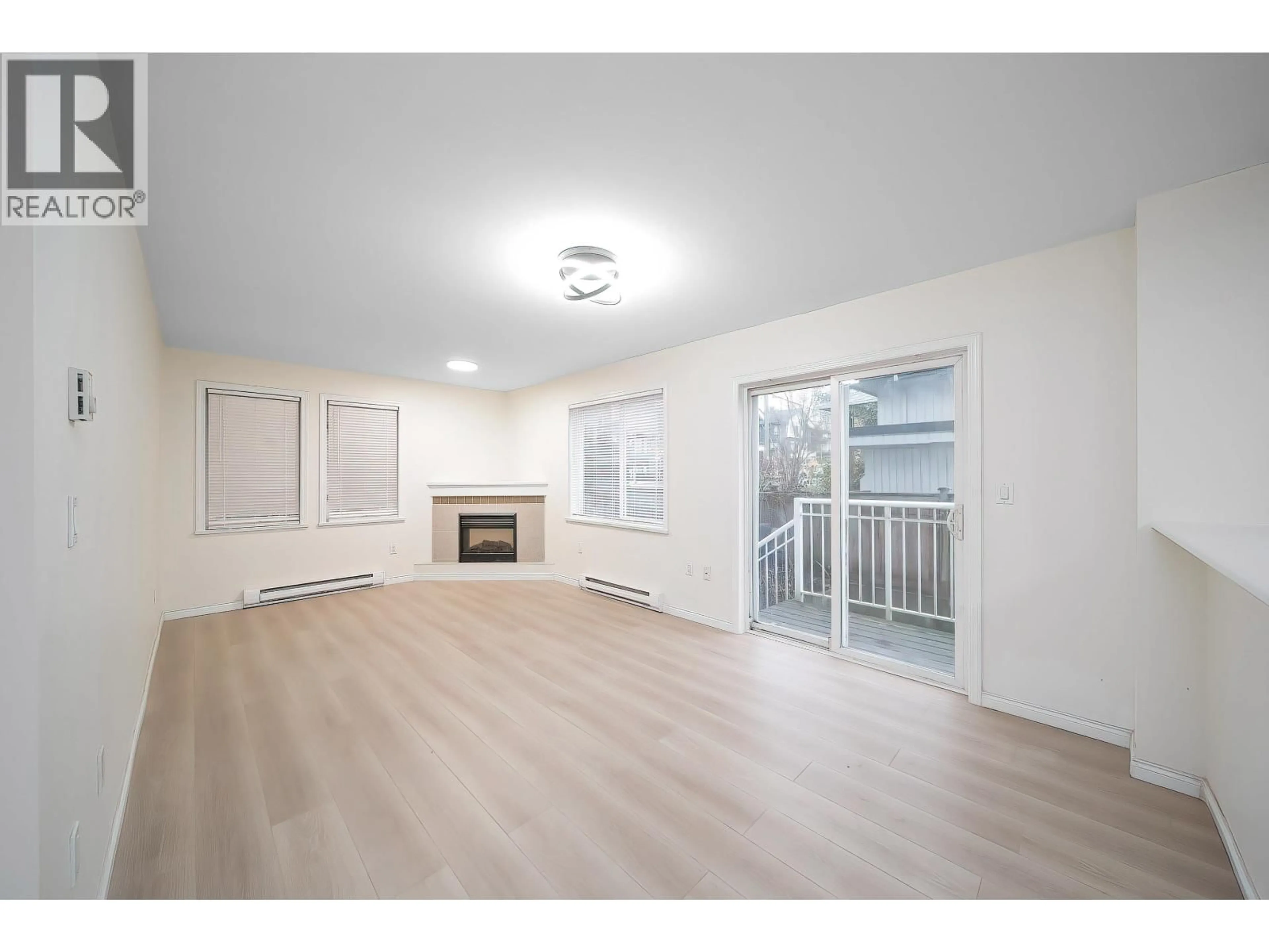 A pic of a room for 03 - 7128 17TH AVENUE, Burnaby British Columbia V3N1K7