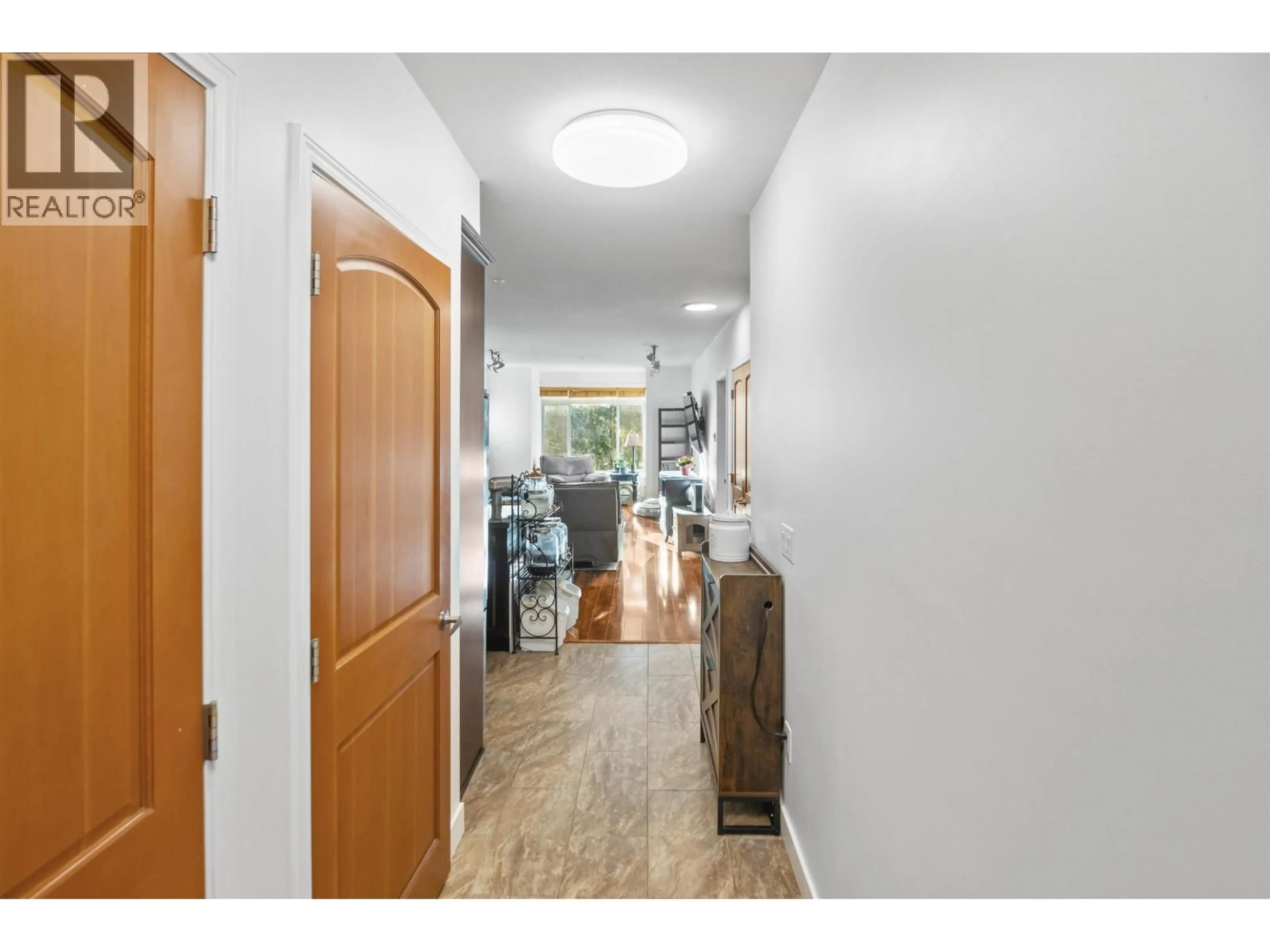 Indoor entryway for 301 - 11887 BURNETT STREET, Maple Ridge British Columbia V2X6P6