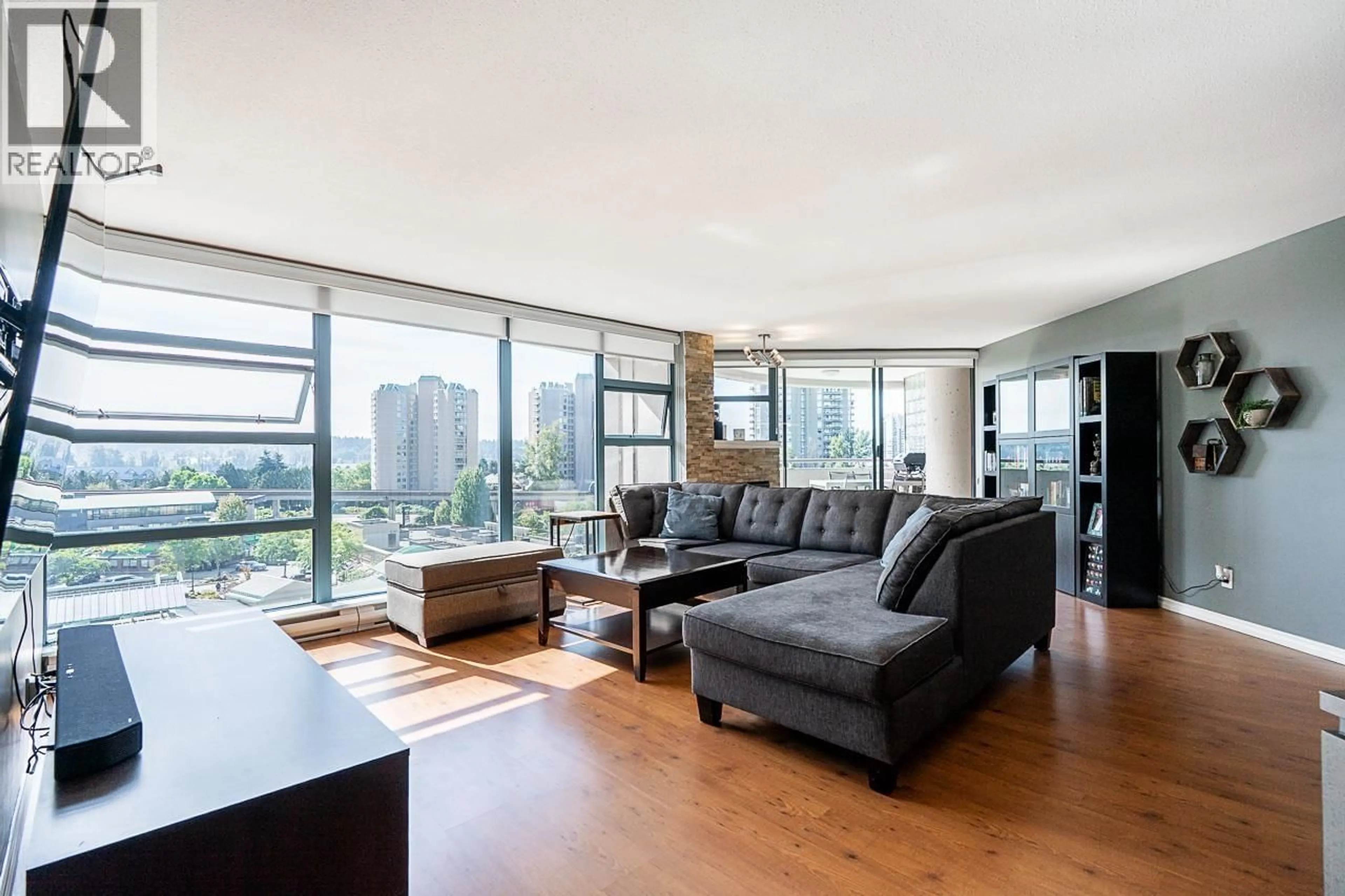 Living room with furniture, wood/laminate floor for 403 - 98 TENTH STREET, New Westminster British Columbia V3M6L8