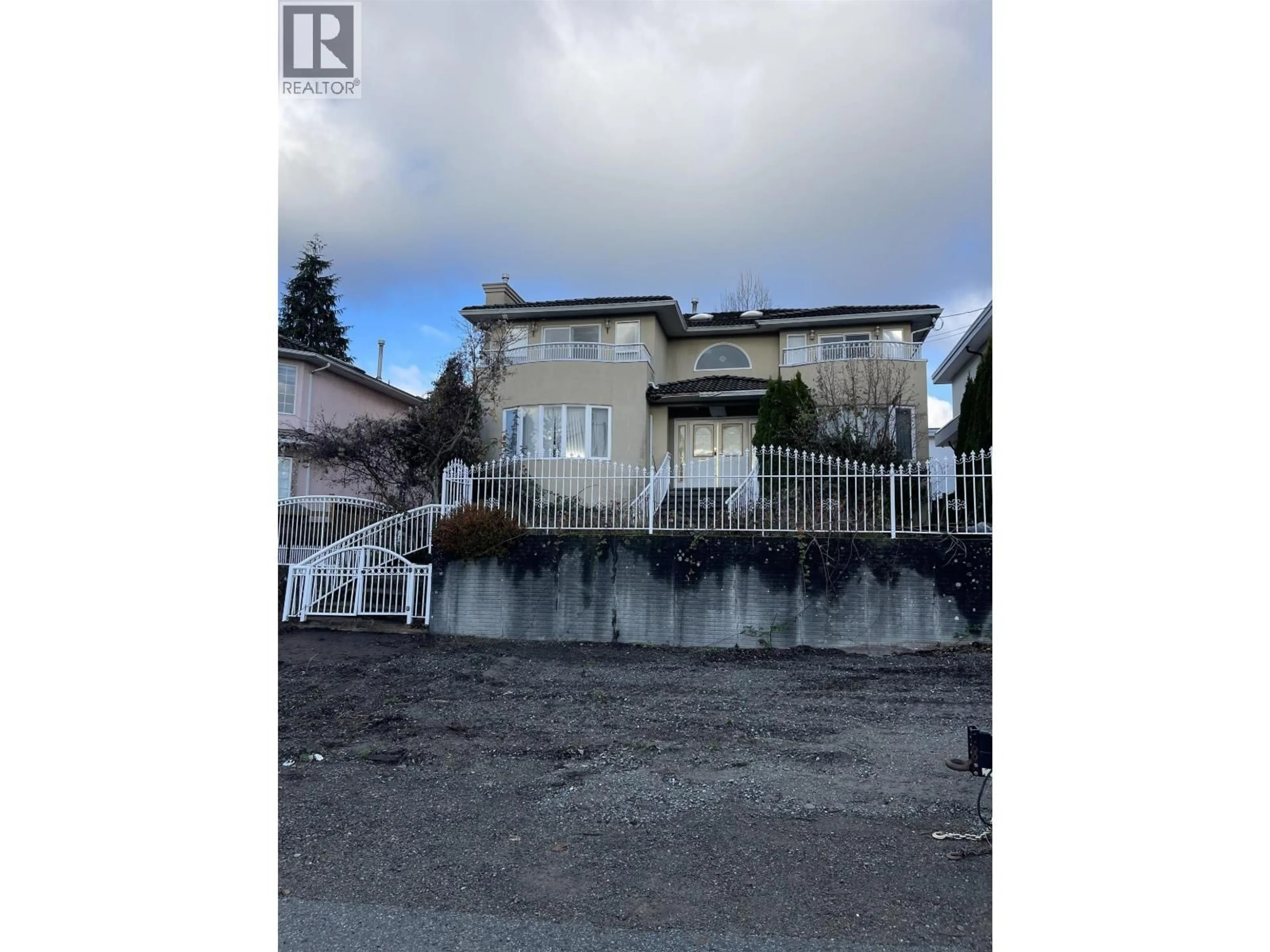 A pic from outside/outdoor area/front of a property/back of a property/a pic from drone, street for 5181 PORTLAND STREET, Burnaby British Columbia V5J2R1