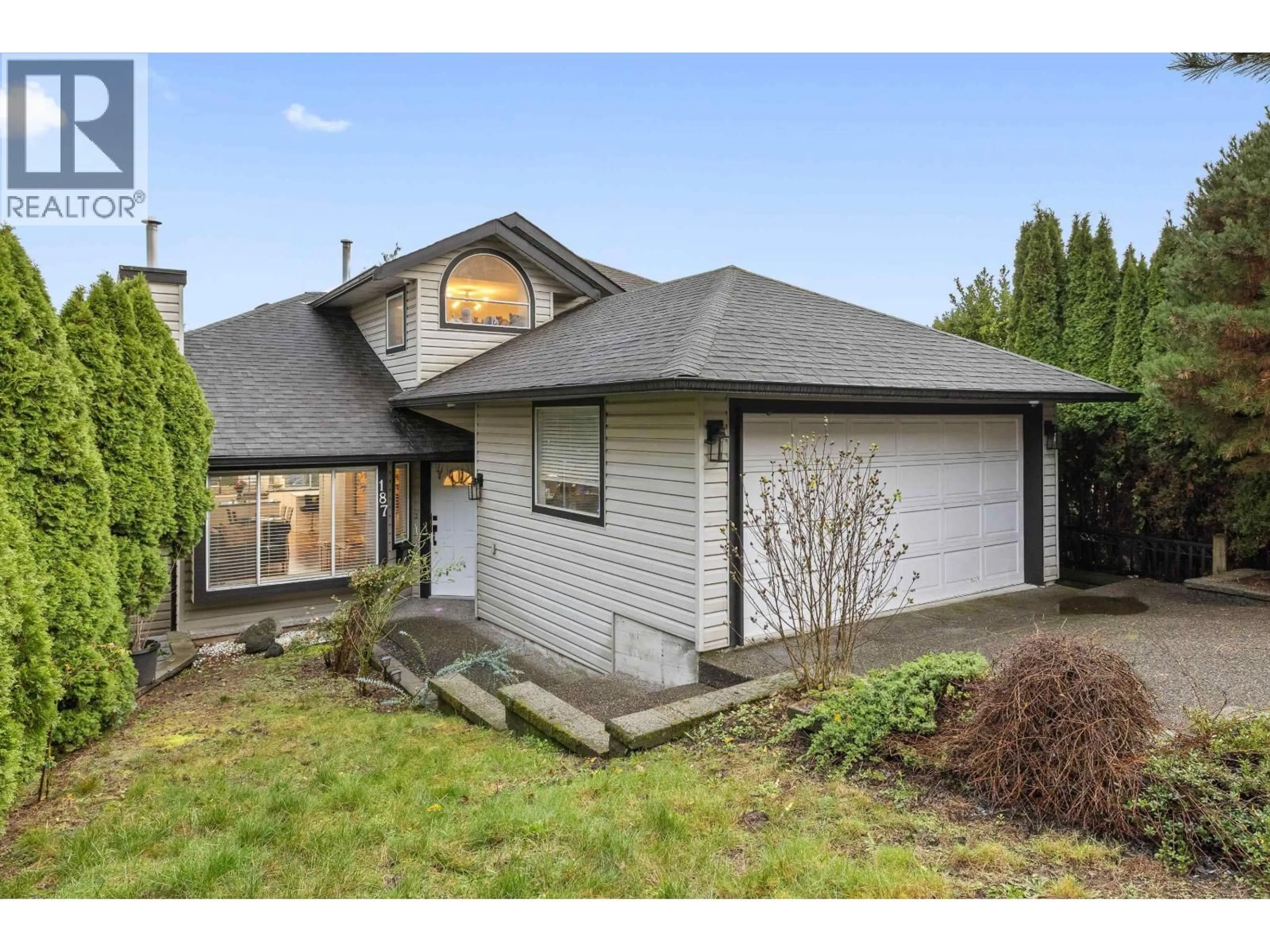 Home with vinyl exterior material, street for 187 WARRICK STREET, Coquitlam British Columbia V3K6C1