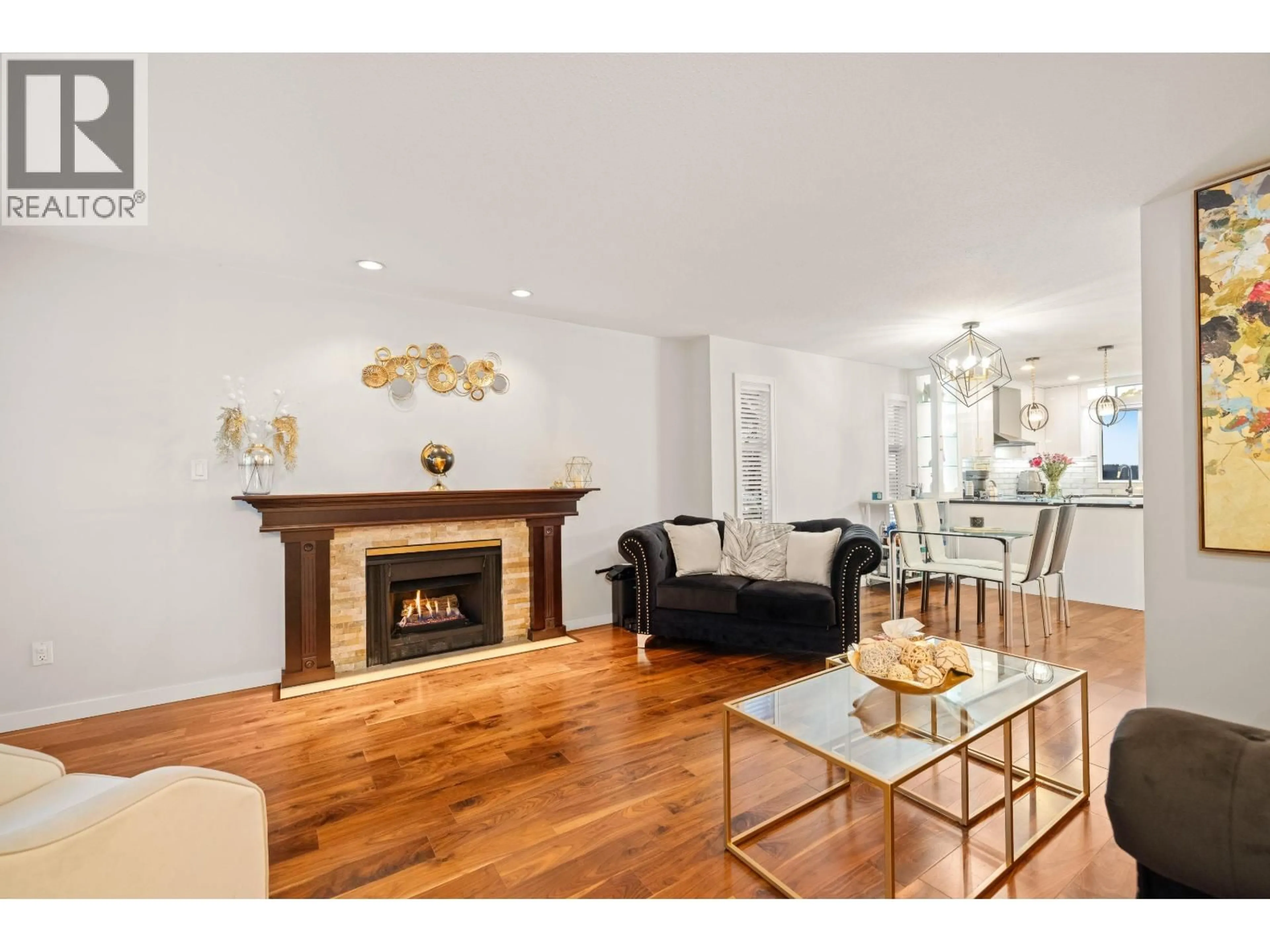 Living room with furniture, wood/laminate floor for 187 WARRICK STREET, Coquitlam British Columbia V3K6C1