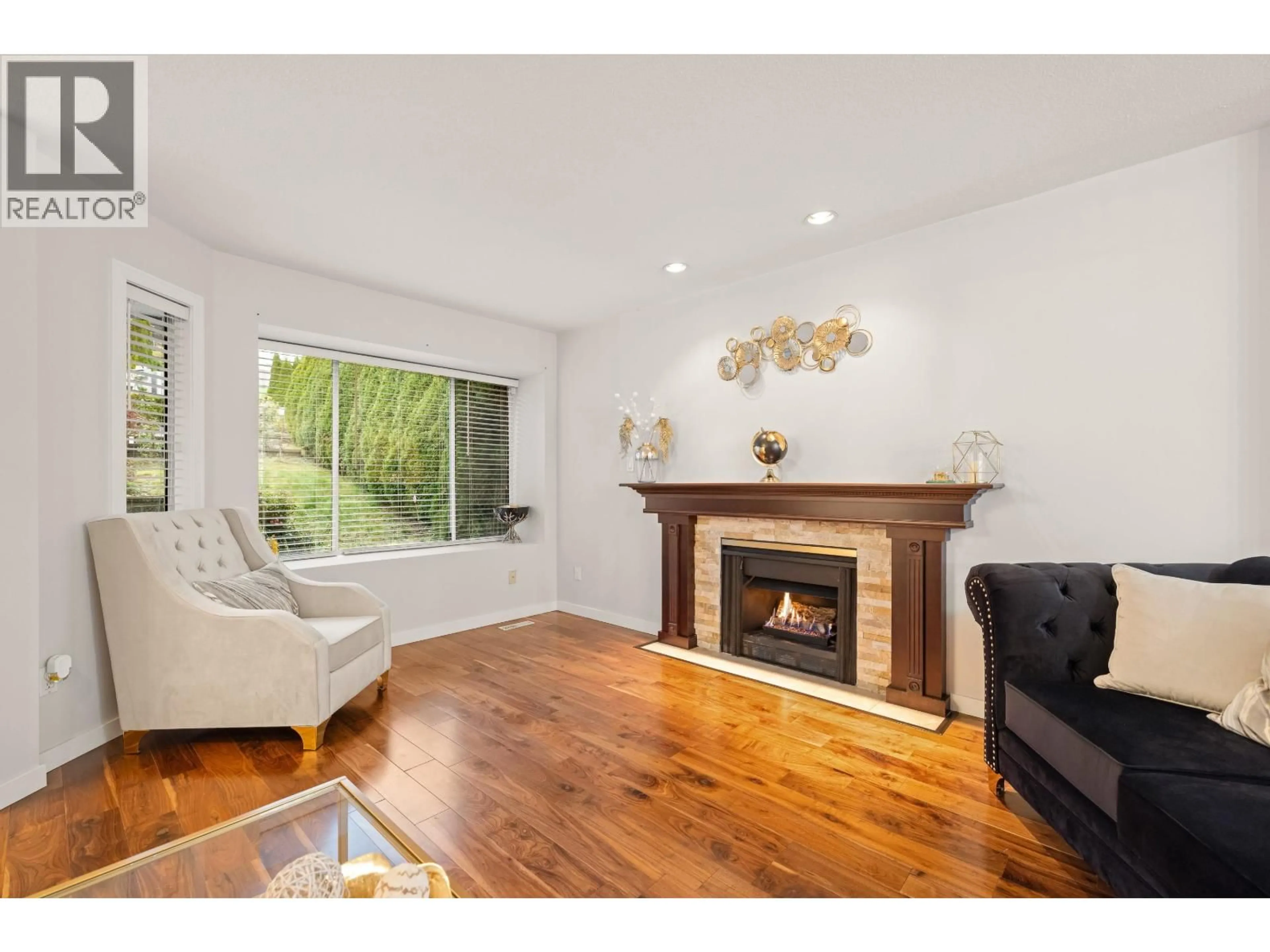 Living room with furniture, wood/laminate floor for 187 WARRICK STREET, Coquitlam British Columbia V3K6C1