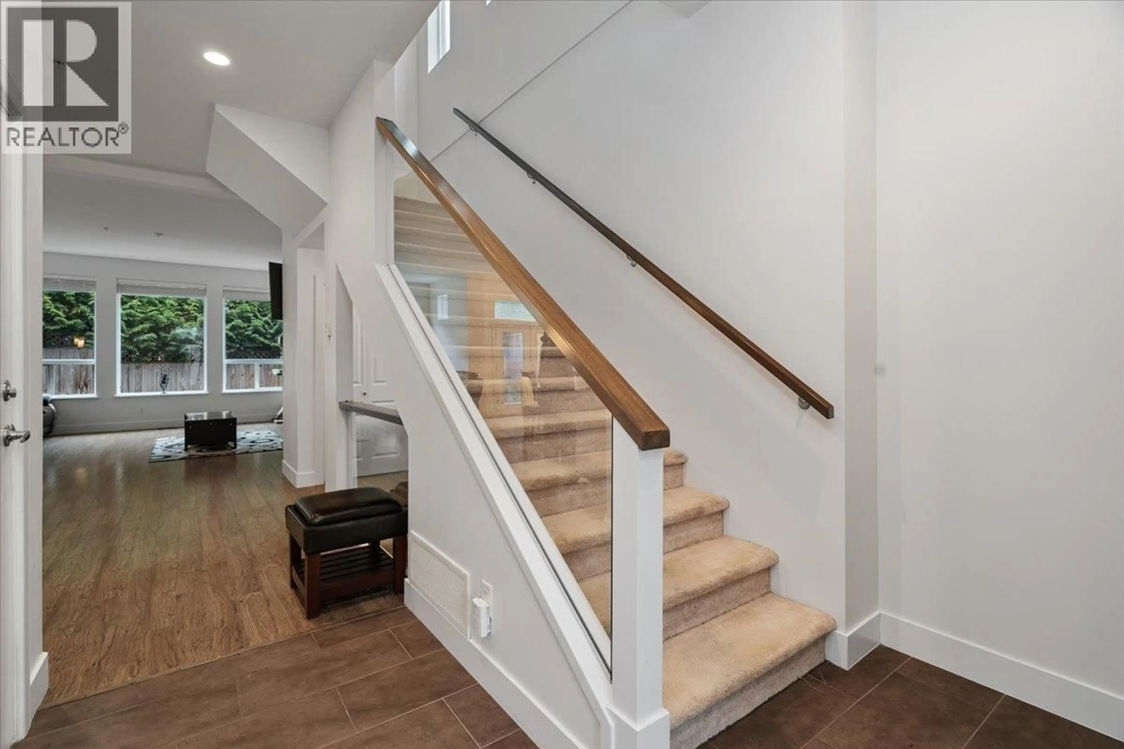 Stairs for 10516 ROBERTSON STREET, Maple Ridge British Columbia V2W0H8