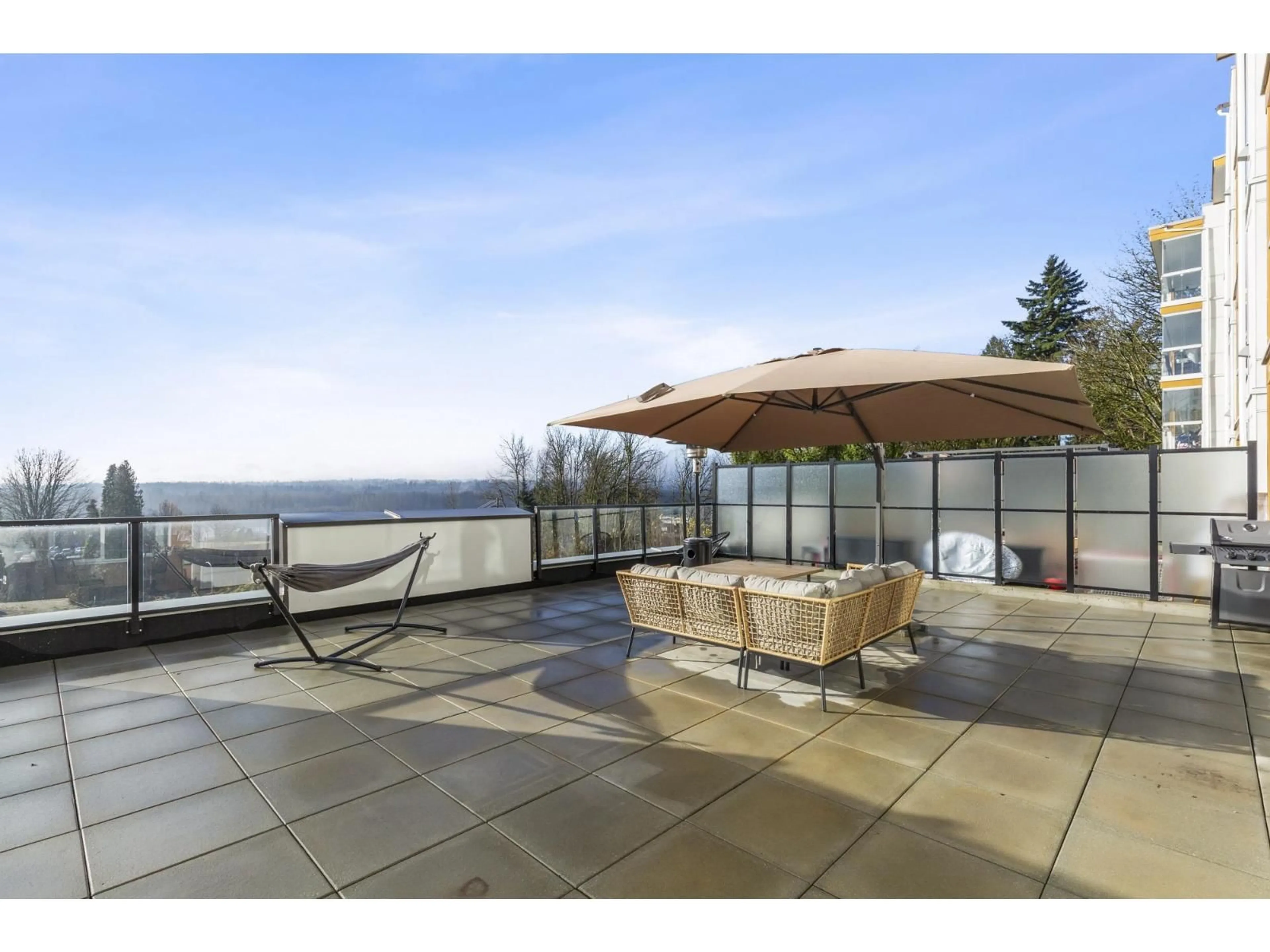 Patio, water/lake/river/ocean view for 105 - 31900 RAVEN AVENUE, Mission British Columbia V2V0H5