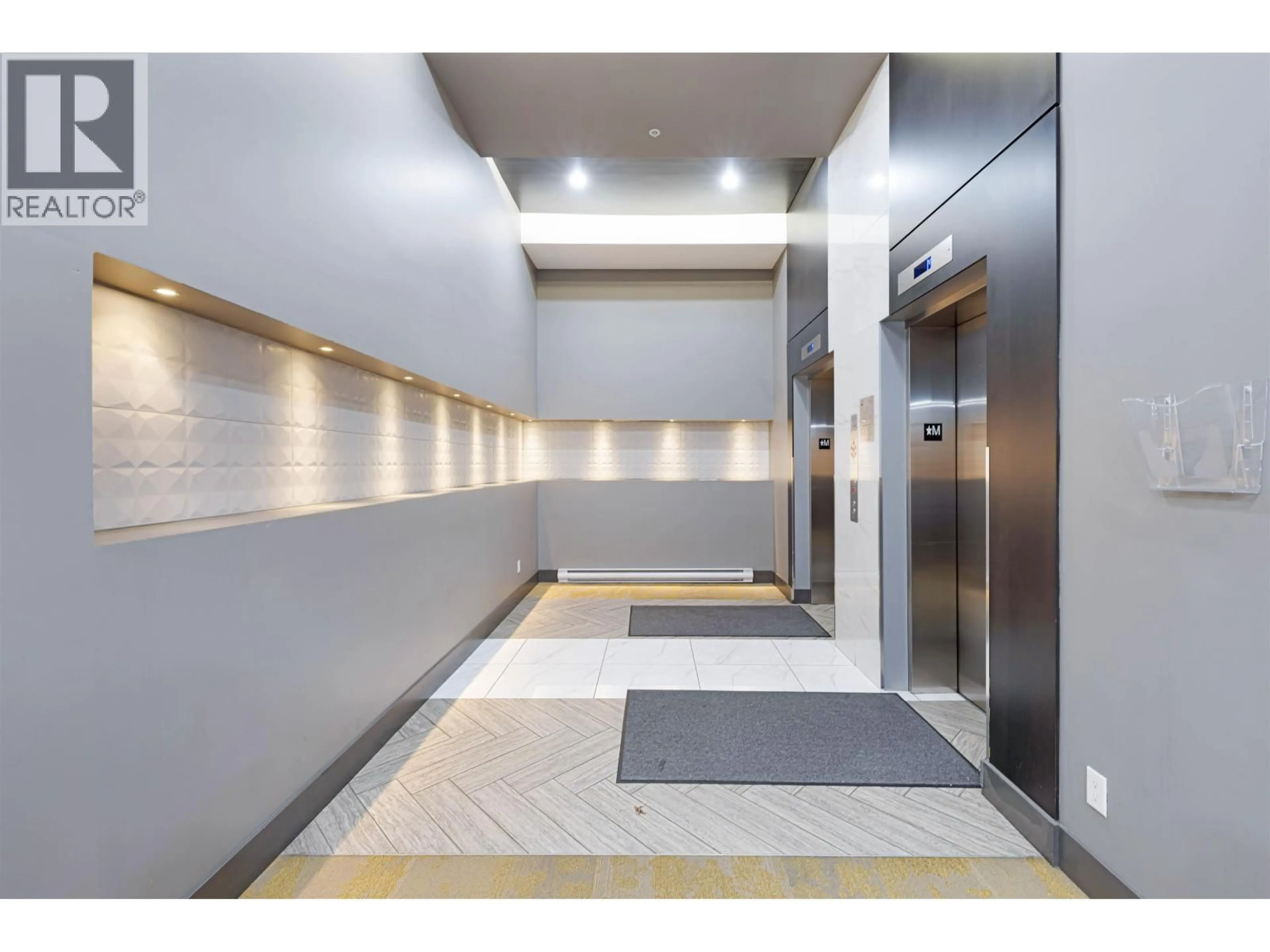 Indoor foyer for 429 - 10880 NO. 5 ROAD, Richmond British Columbia V6W0B3