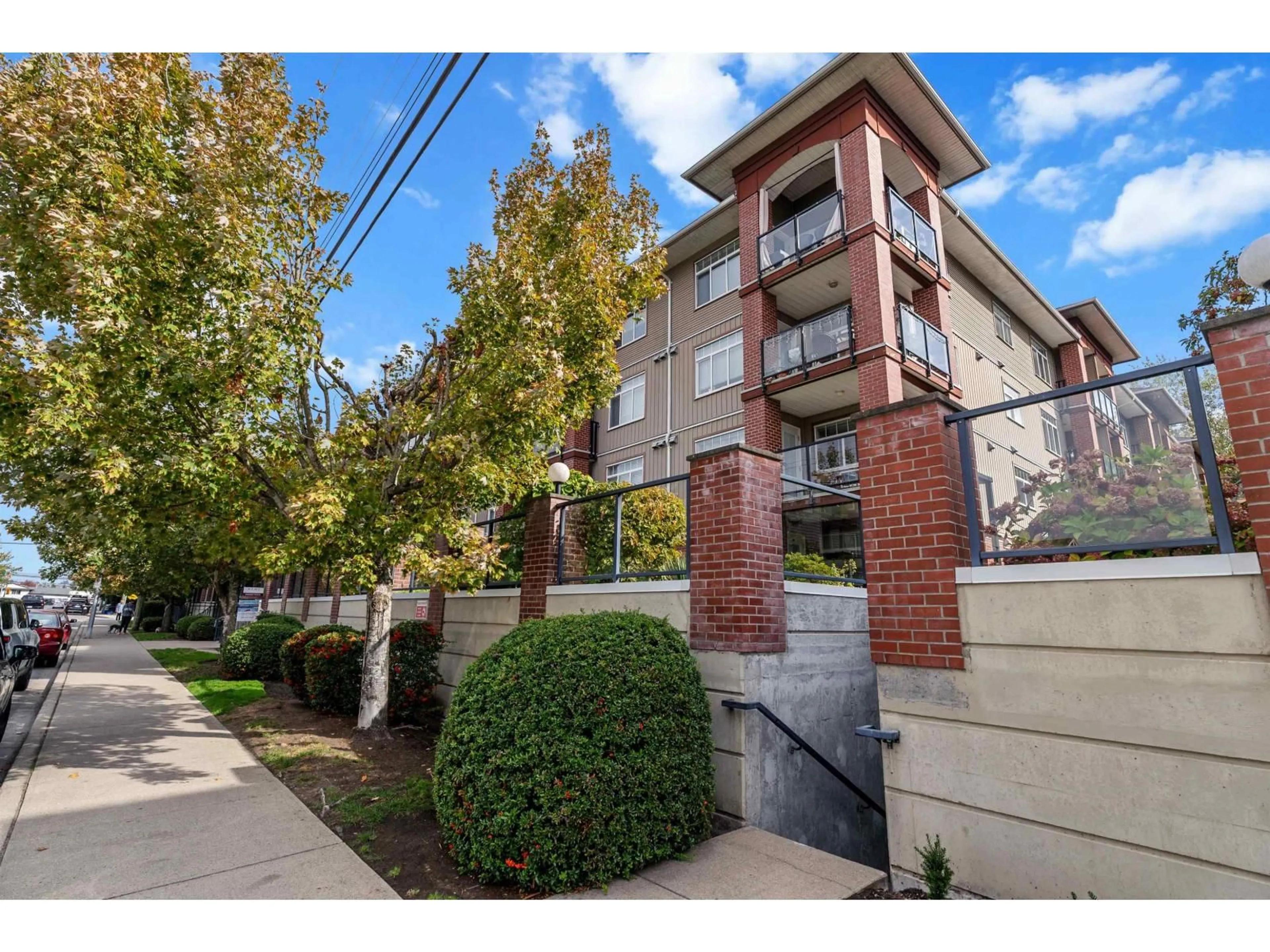 Unknown for 216 - 5516 198 STREET, Langley British Columbia V3A0A6