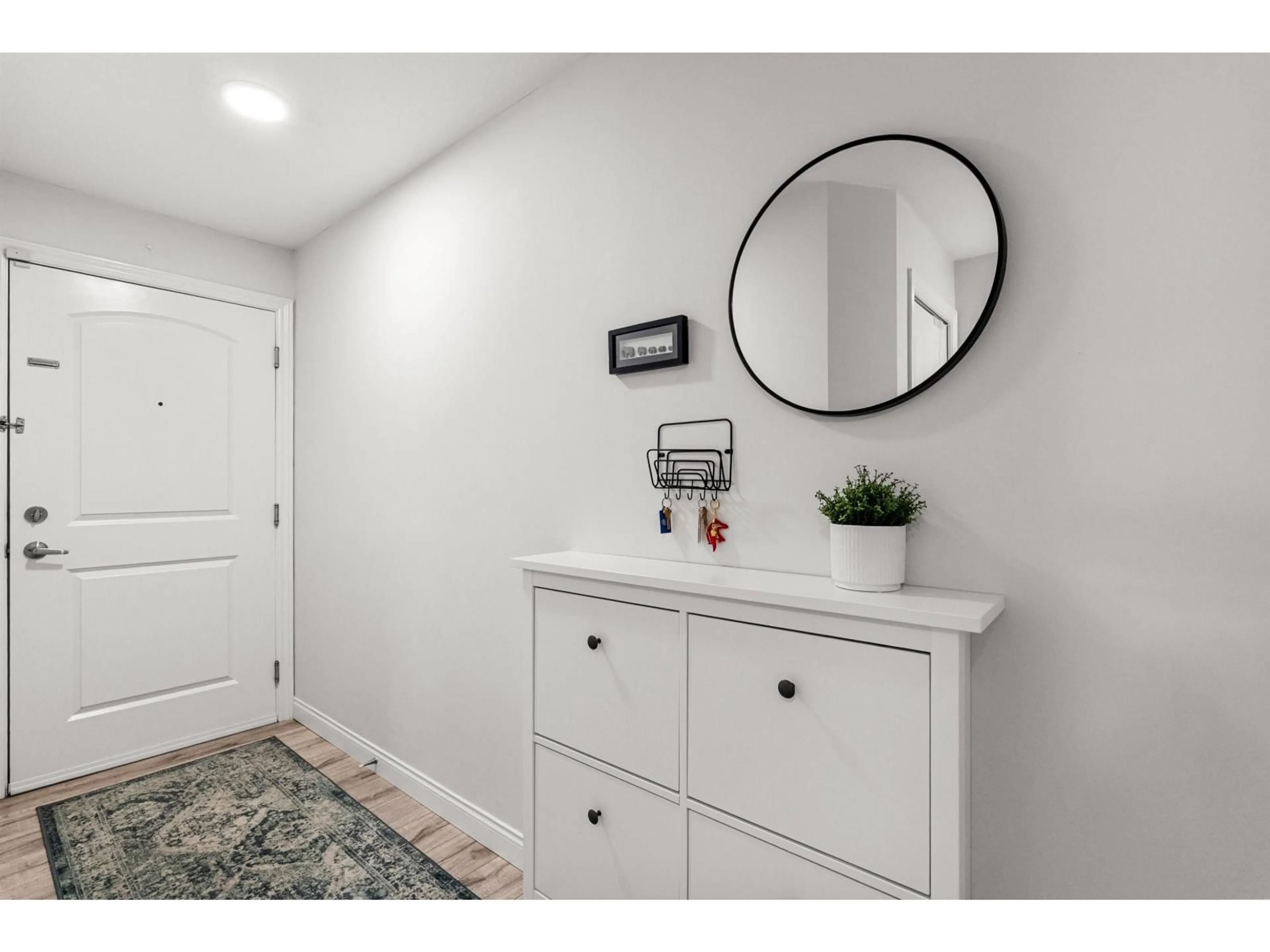 Indoor entryway for 216 - 5516 198 STREET, Langley British Columbia V3A0A6