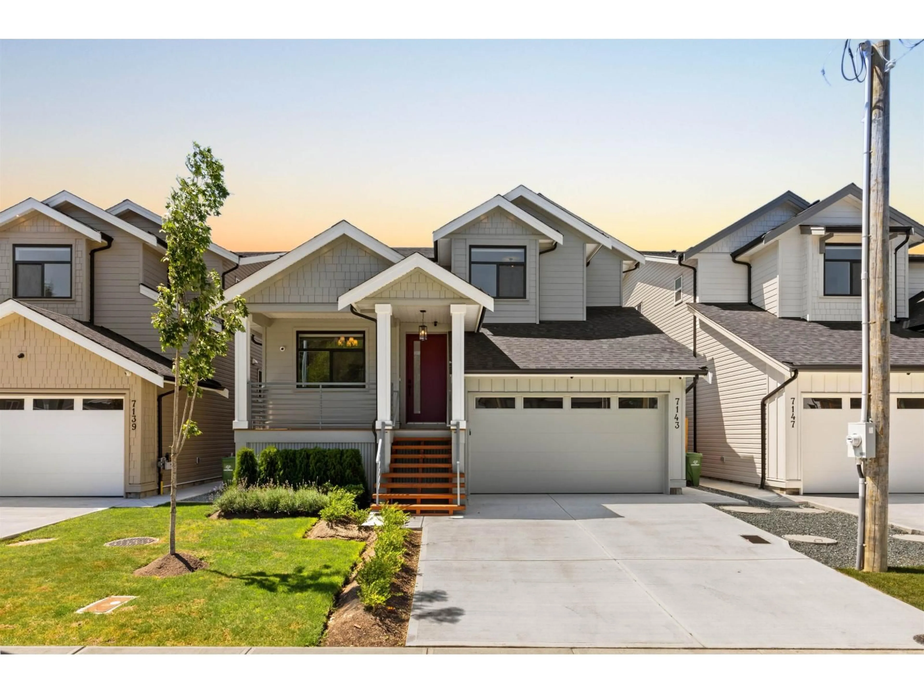 Home with vinyl exterior material, street for 7143 ELWOOD DRIVE, Chilliwack British Columbia V2R1G8