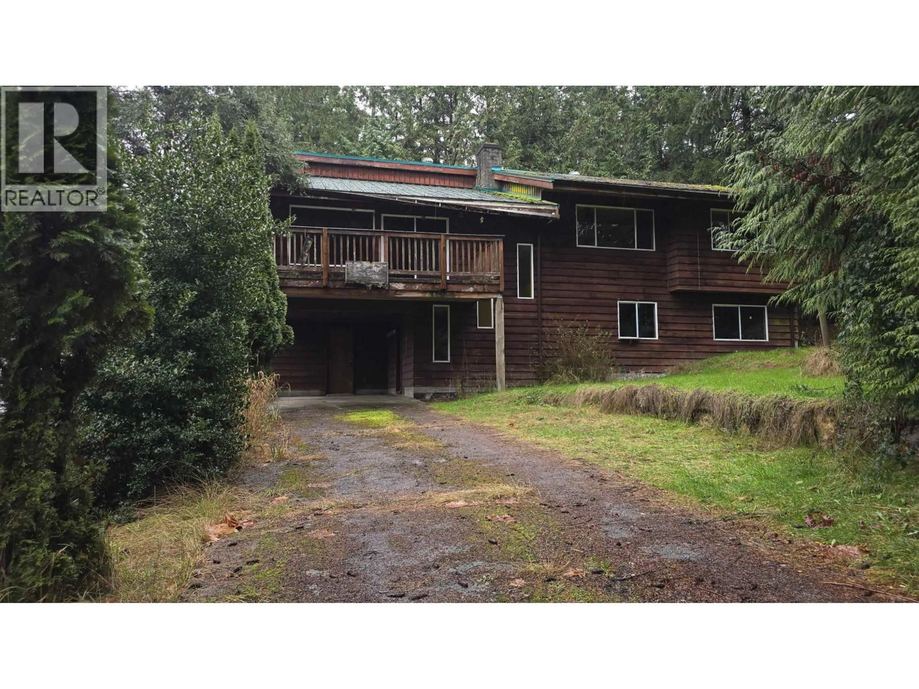 A pic from outside/outdoor area/front of a property/back of a property/a pic from drone, building for 4494 RONDEVIEW ROAD, Madeira Park British Columbia V0N2H1