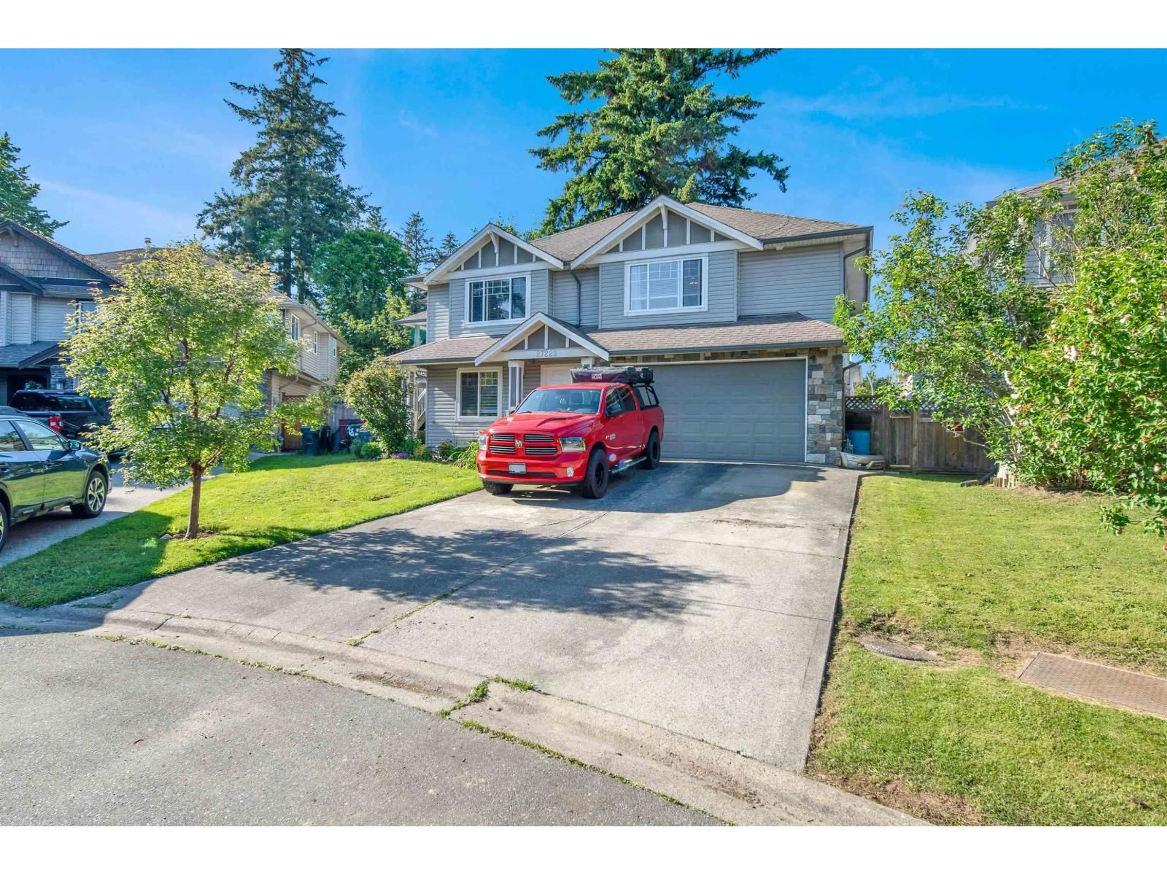 A pic from outside/outdoor area/front of a property/back of a property/a pic from drone, street for 27229 27 AVENUE, Langley British Columbia V4W3Y8