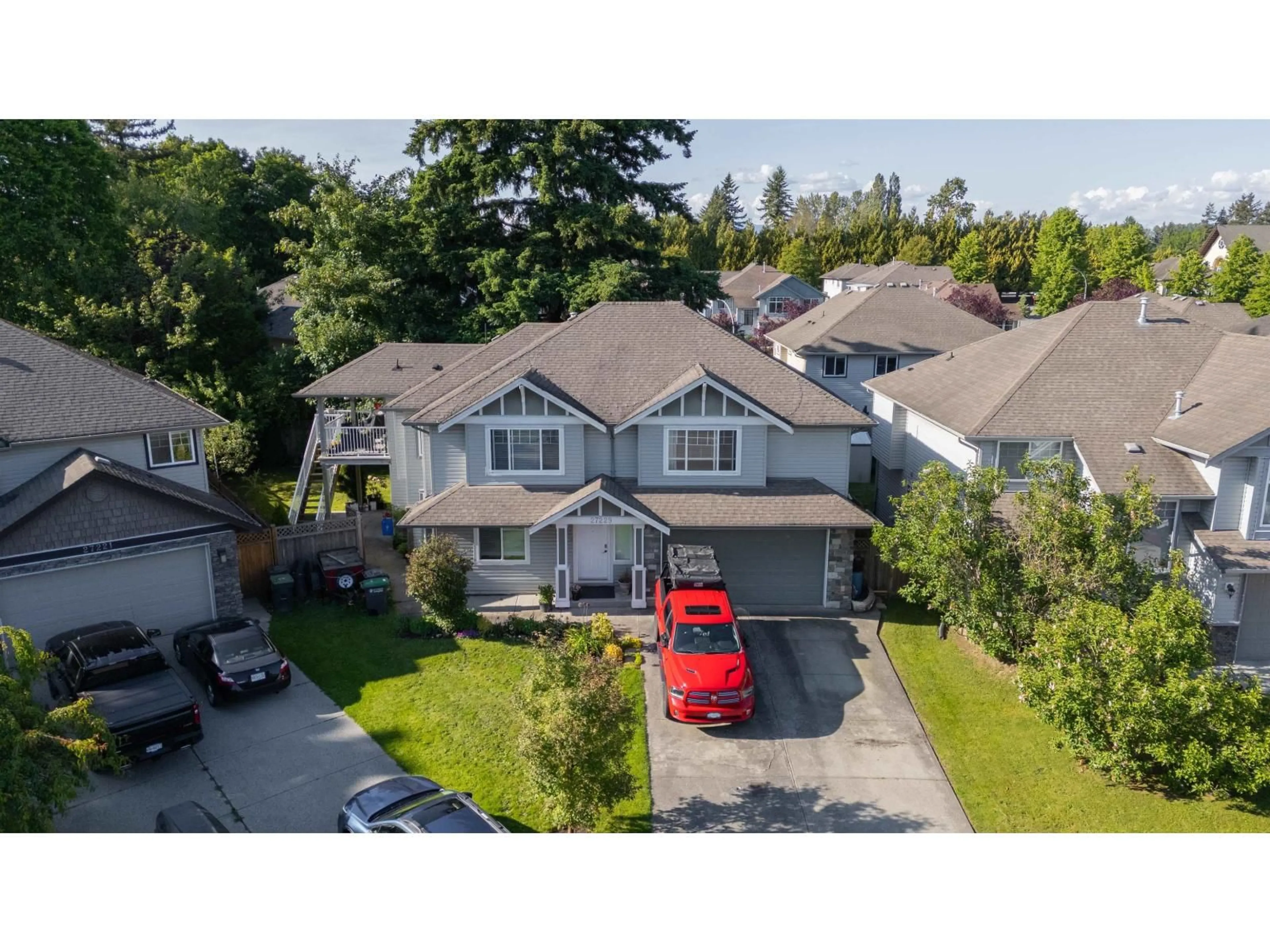 A pic from outside/outdoor area/front of a property/back of a property/a pic from drone, street for 27229 27 AVENUE, Langley British Columbia V4W3Y8