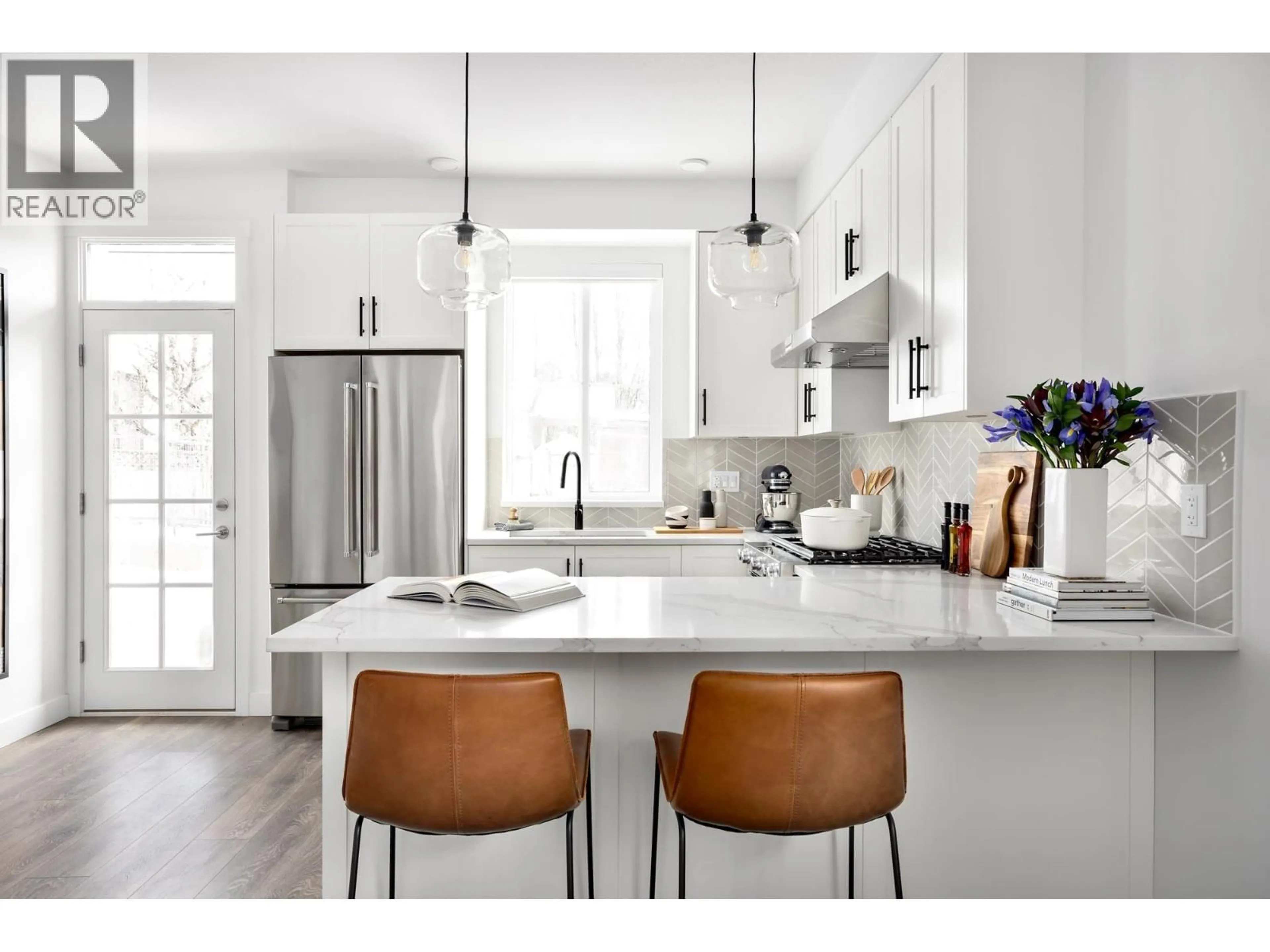 Open concept kitchen, ceramic/tile floor for 120 - 720 ROBINSON STREET, Coquitlam British Columbia V3J0P9