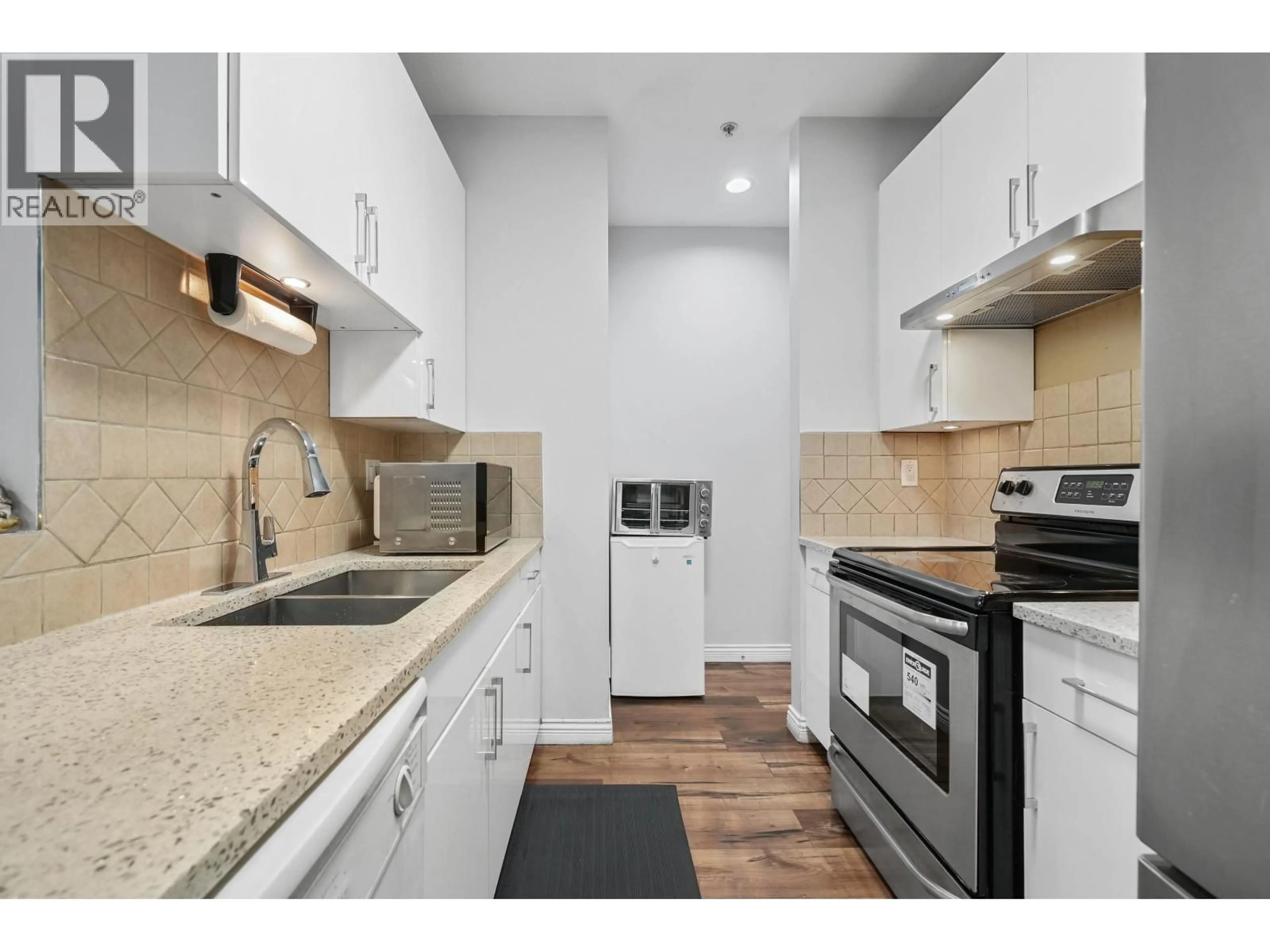 Standard kitchen, unknown for 203 - 6460 MAIN STREET, Vancouver British Columbia V5W2V4