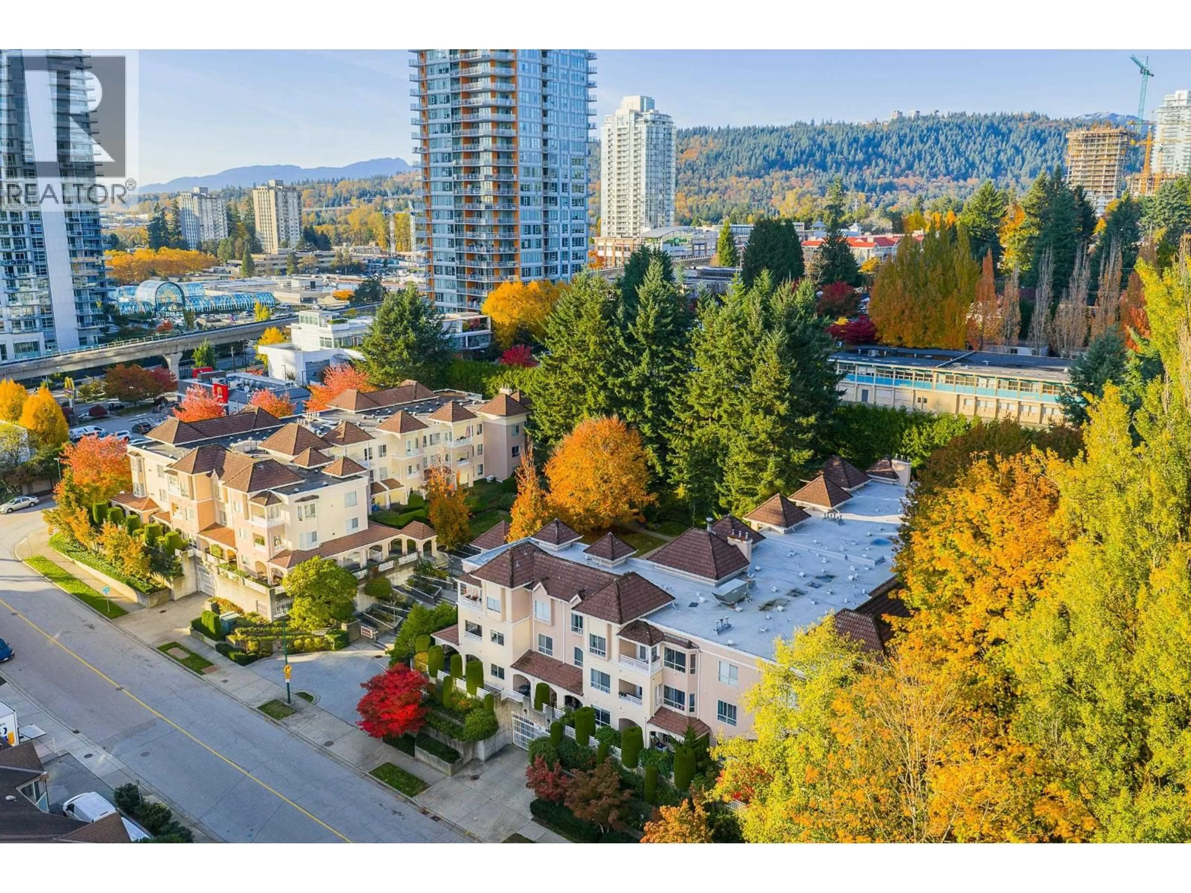 A pic from outside/outdoor area/front of a property/back of a property/a pic from drone, unknown for 107 - 515 WHITING WAY, Coquitlam British Columbia V3J7W9