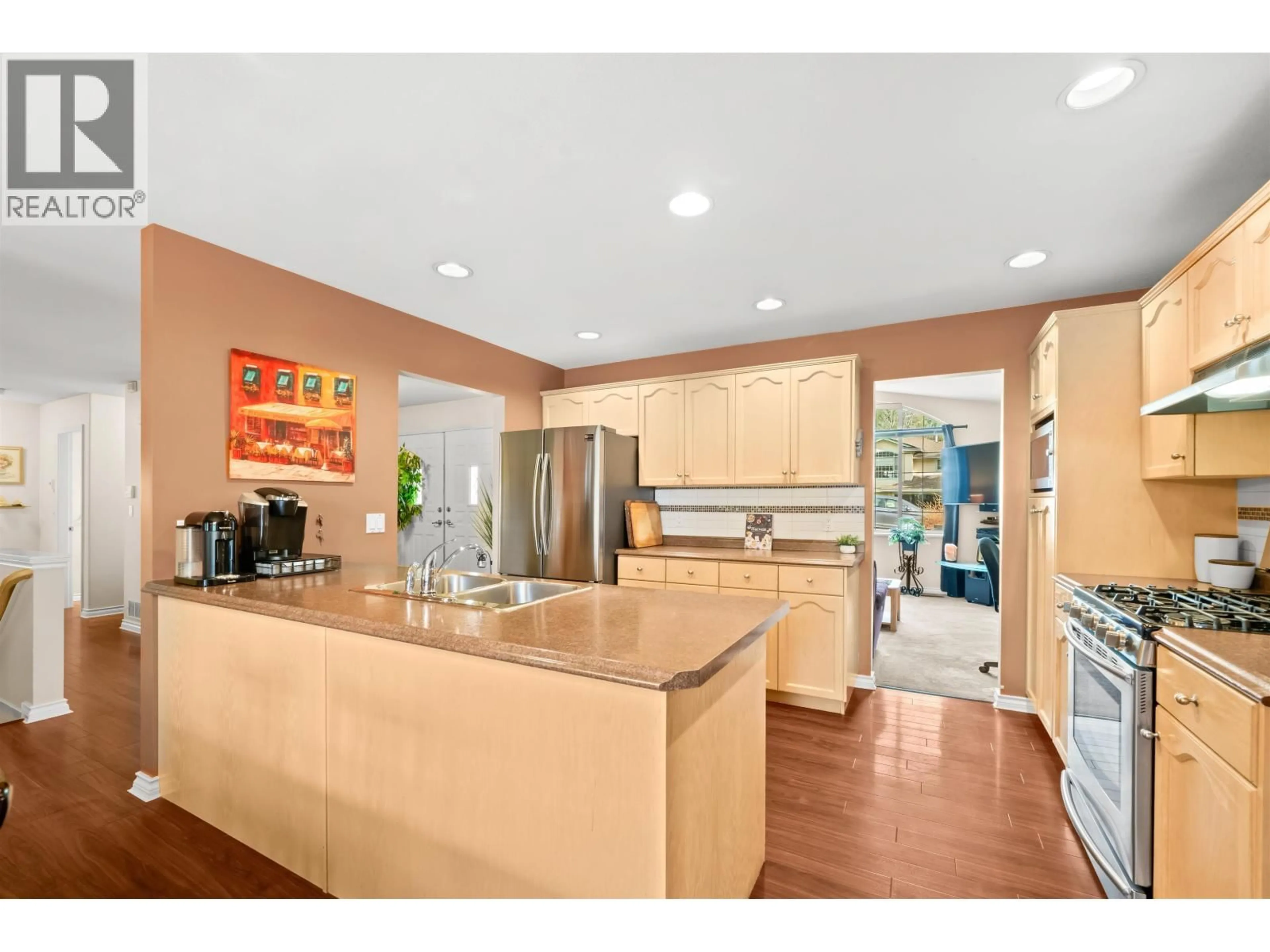 Open concept kitchen, ceramic/tile floor for 3302 ROBSON DRIVE, Coquitlam British Columbia V3E2X8