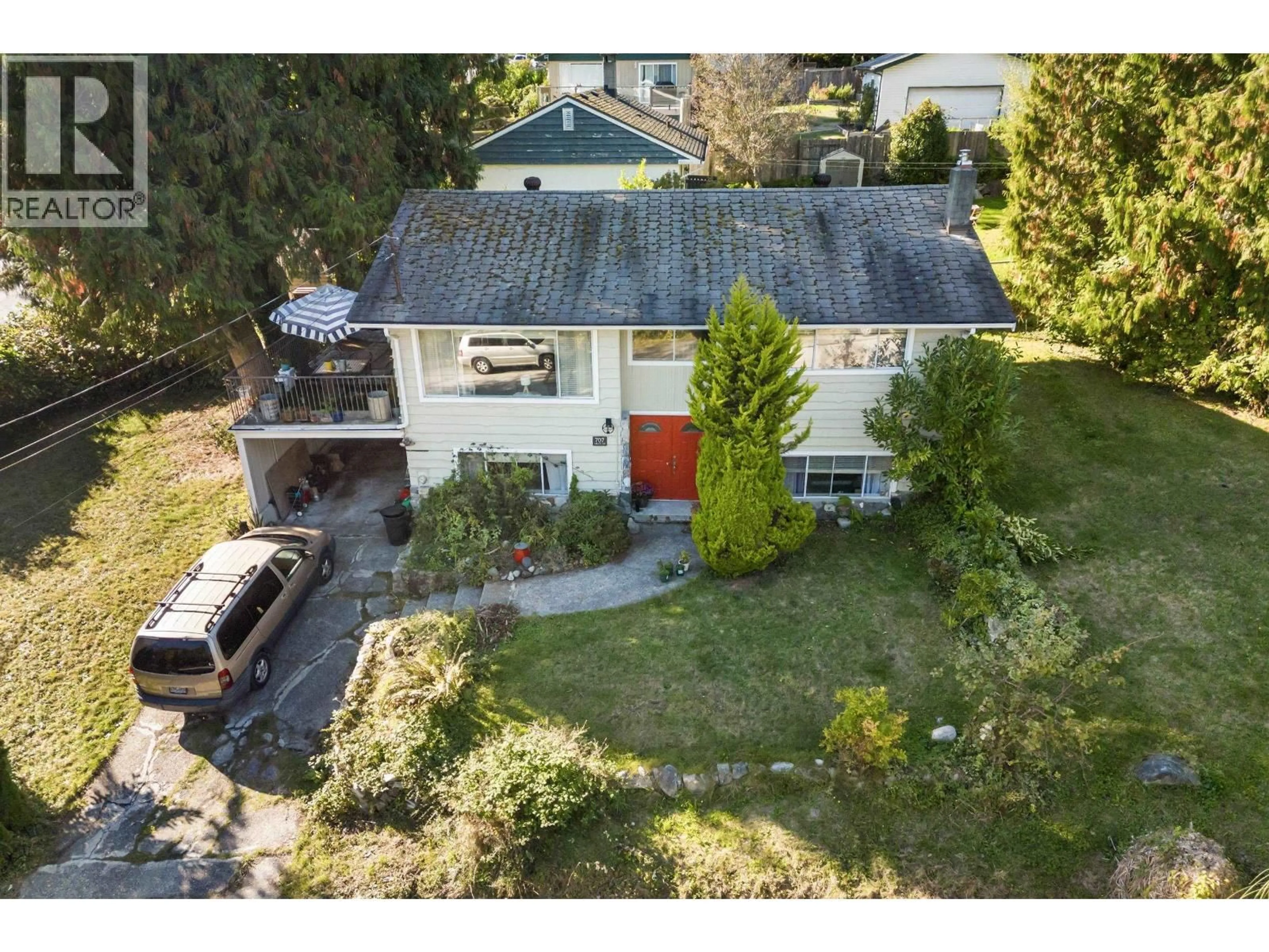 A pic from outside/outdoor area/front of a property/back of a property/a pic from drone, street for 707 CRUCIL ROAD, Gibsons British Columbia V0N1V9