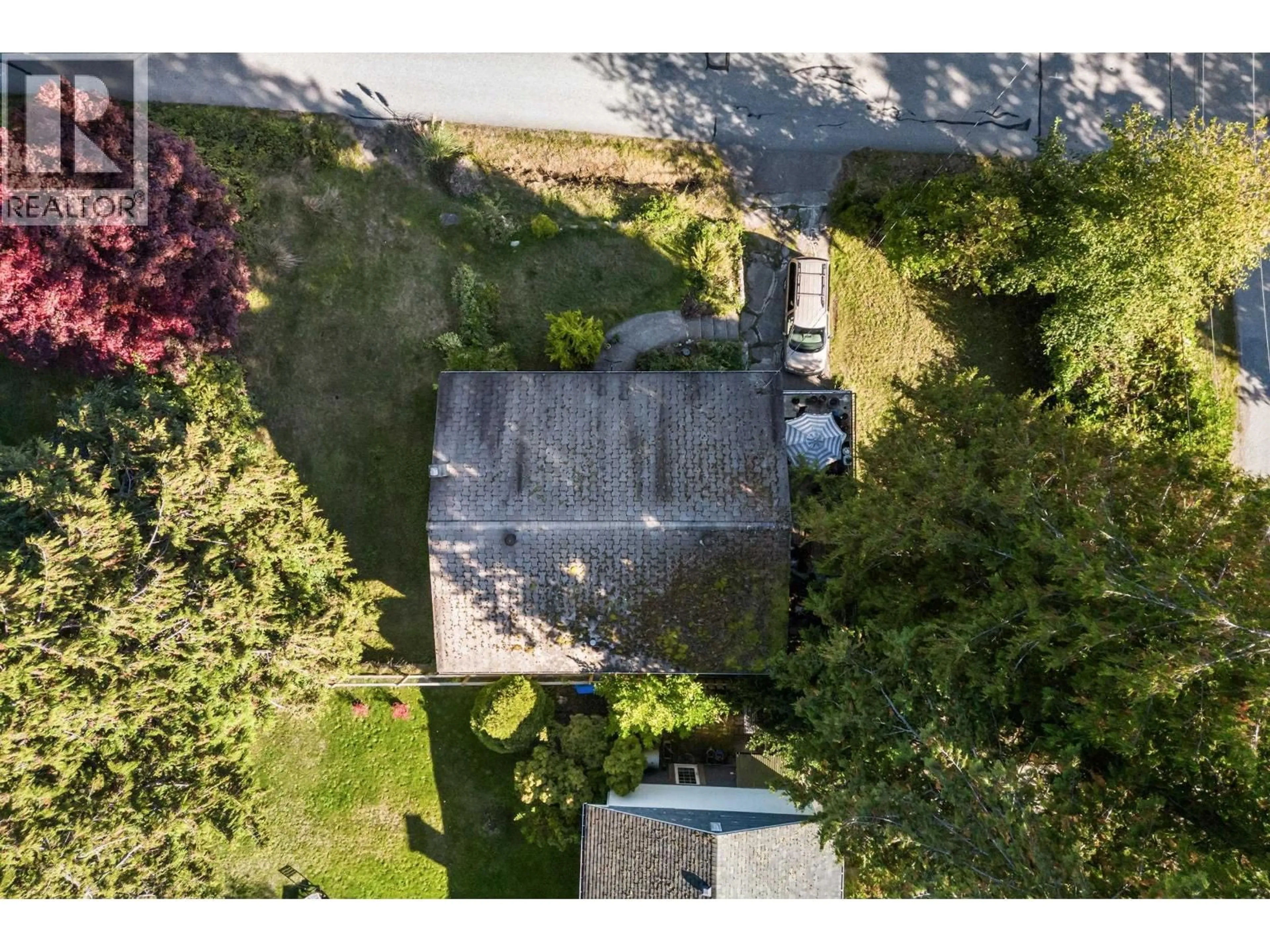 A pic from outside/outdoor area/front of a property/back of a property/a pic from drone, street for 707 CRUCIL ROAD, Gibsons British Columbia V0N1V9