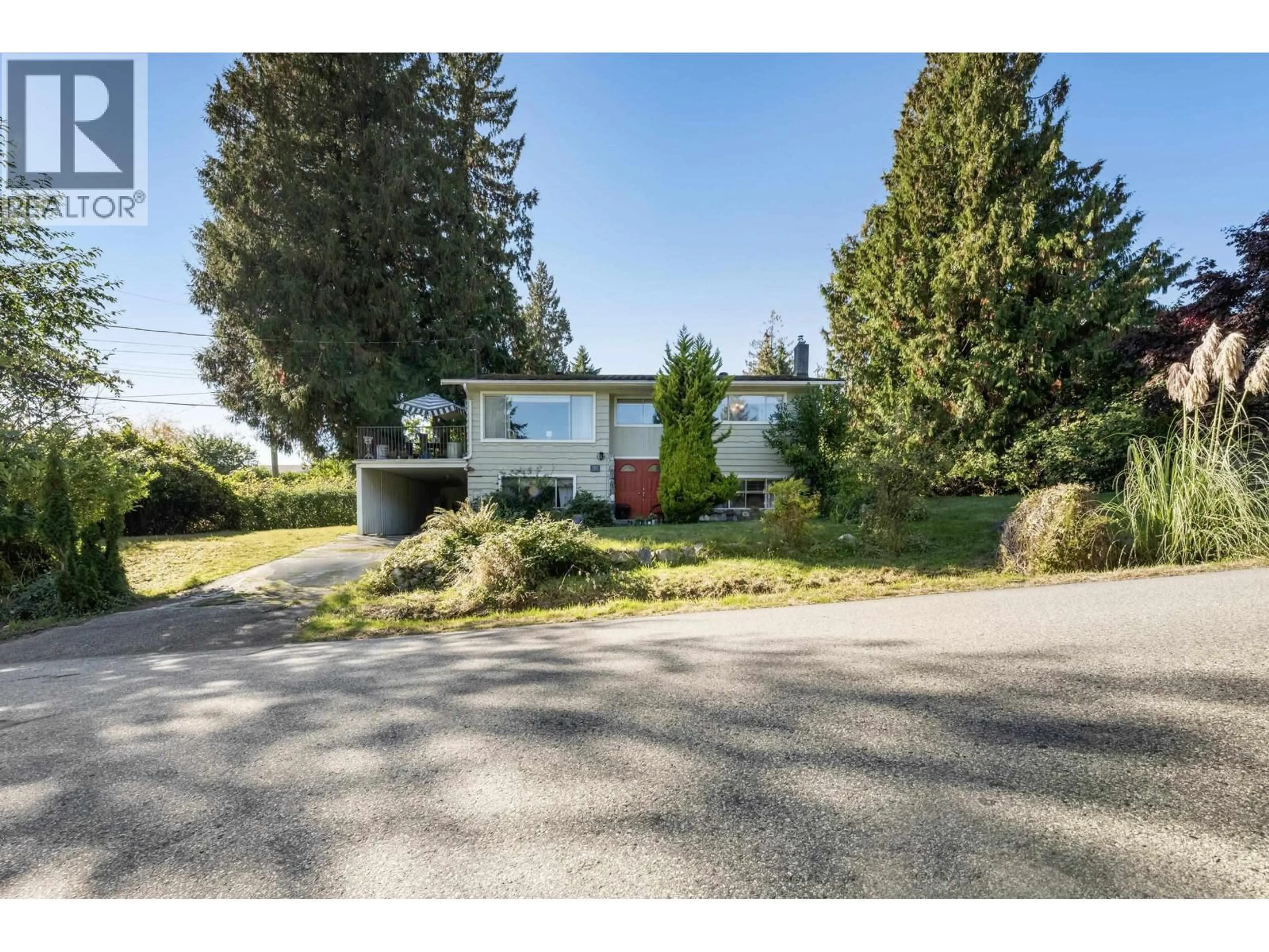 A pic from outside/outdoor area/front of a property/back of a property/a pic from drone, street for 707 CRUCIL ROAD, Gibsons British Columbia V0N1V9