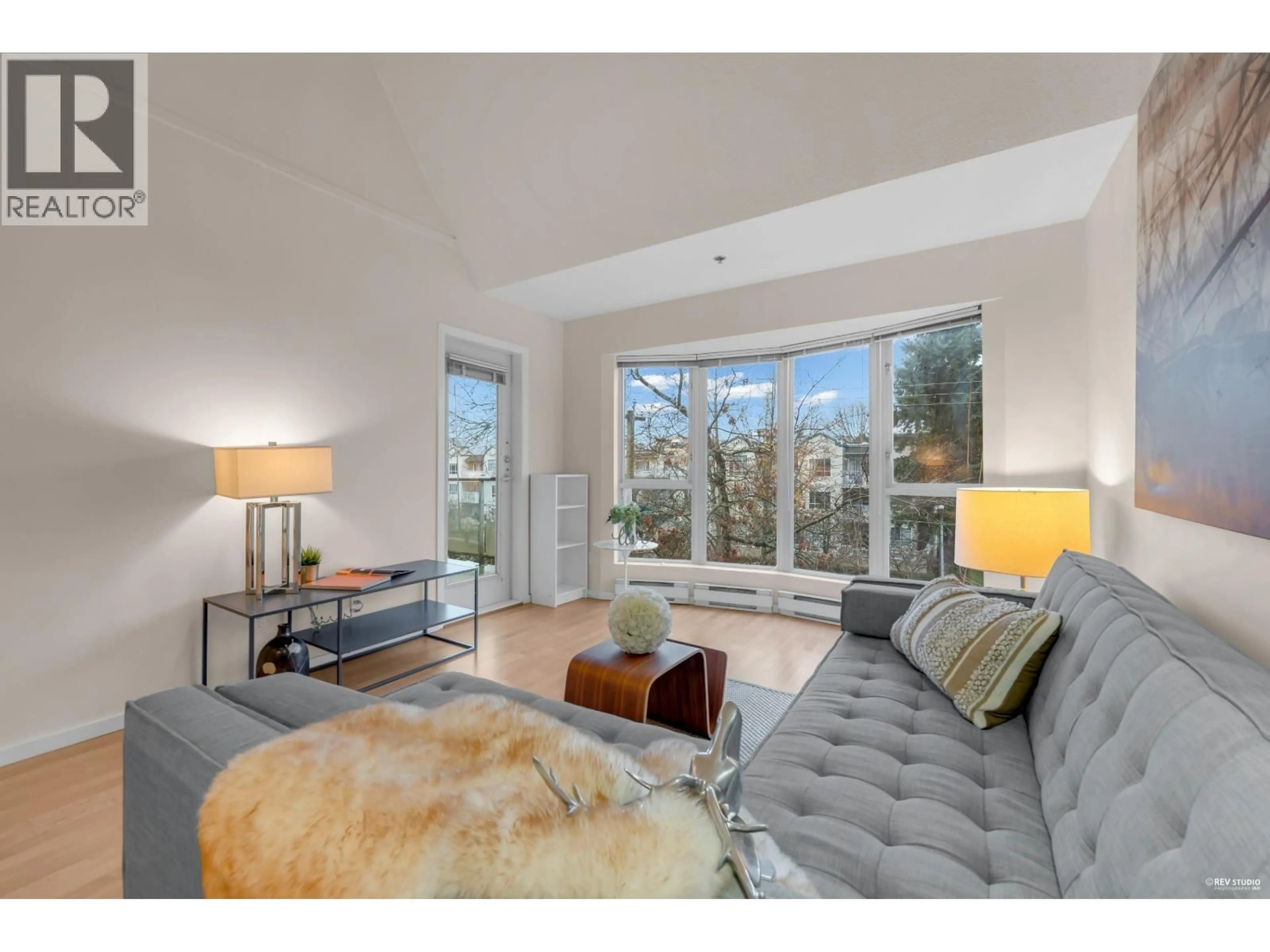 Living room with furniture, unknown for 303 - 8660 JONES ROAD, Richmond British Columbia V6Y1L8