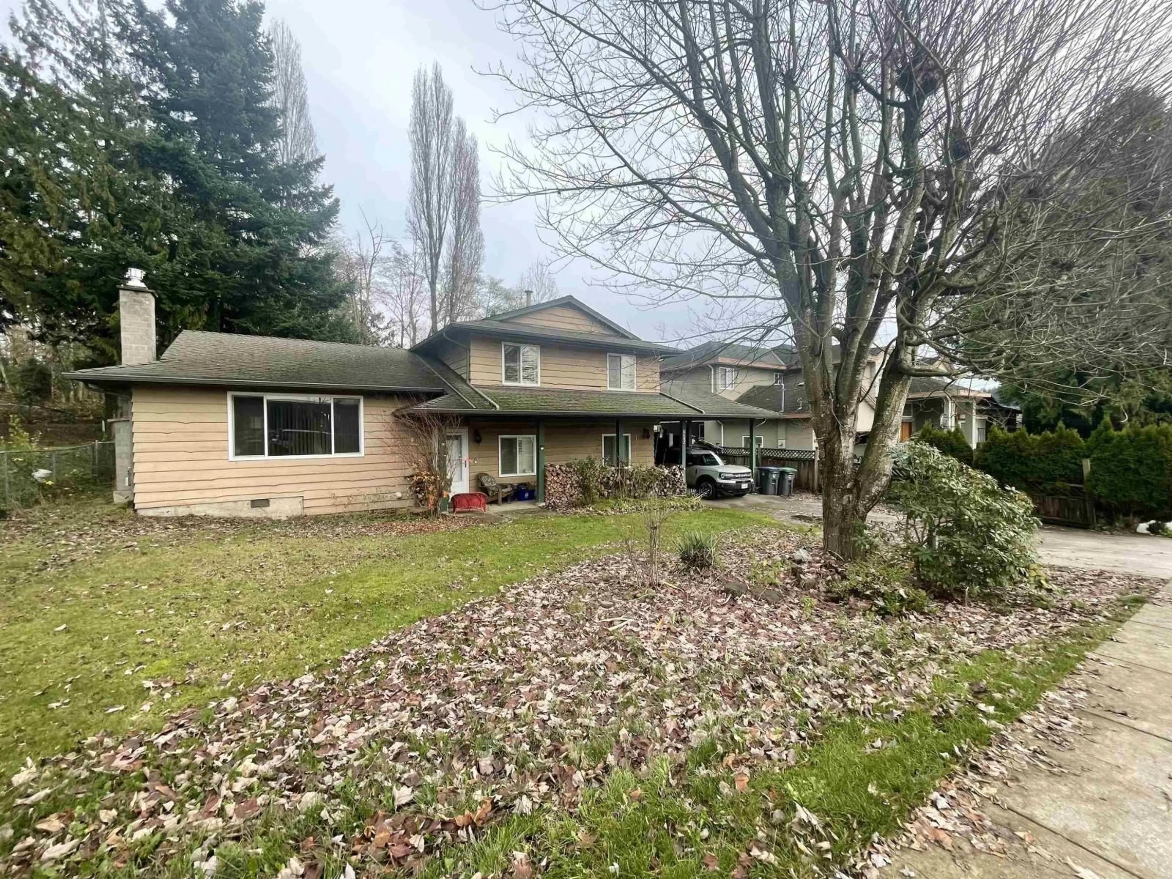 A pic from outside/outdoor area/front of a property/back of a property/a pic from drone, unknown for 6682 148 STREET, Surrey British Columbia V3S3C8