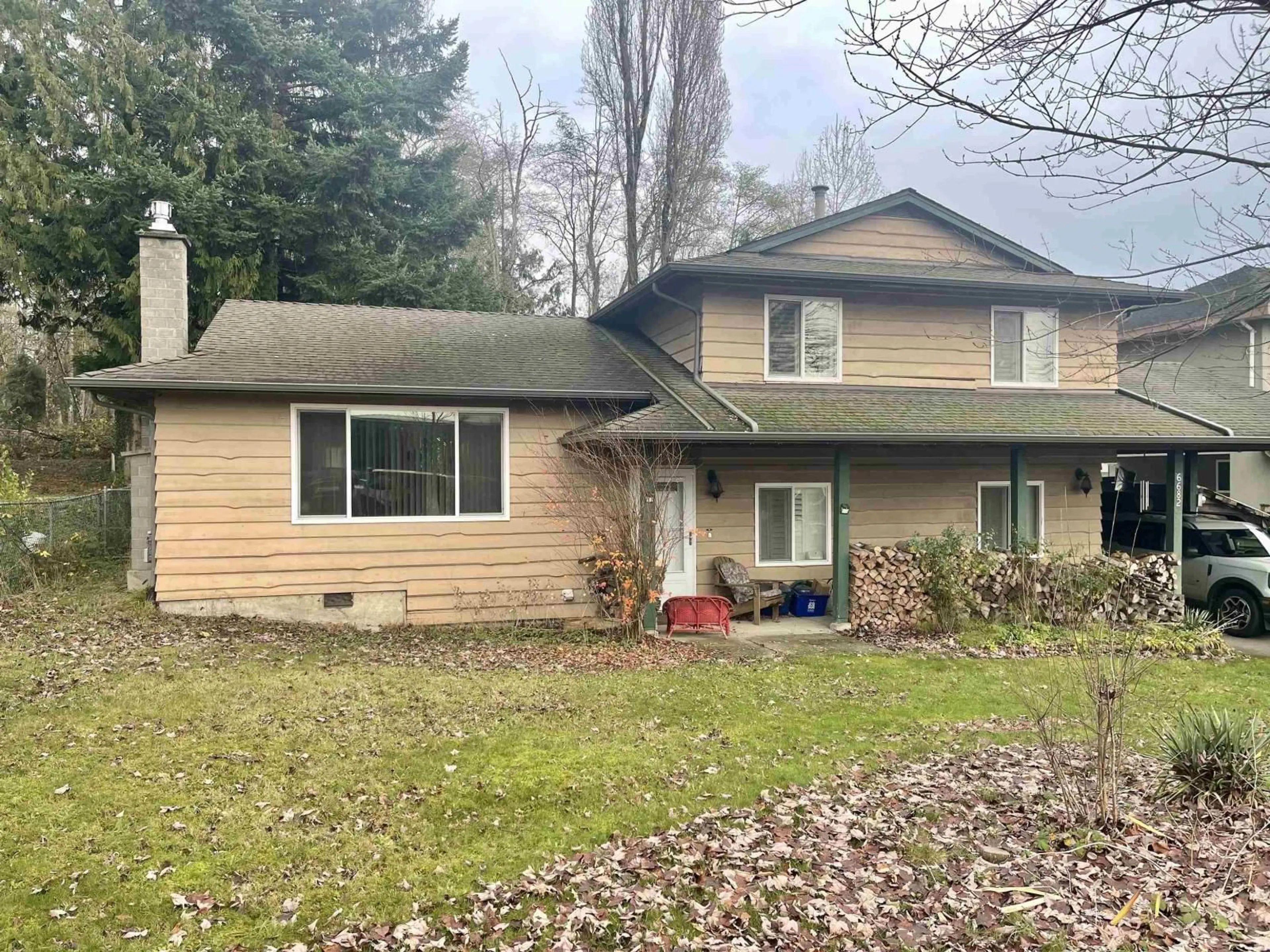 Home with vinyl exterior material, unknown for 6682 148 STREET, Surrey British Columbia V3S3C8