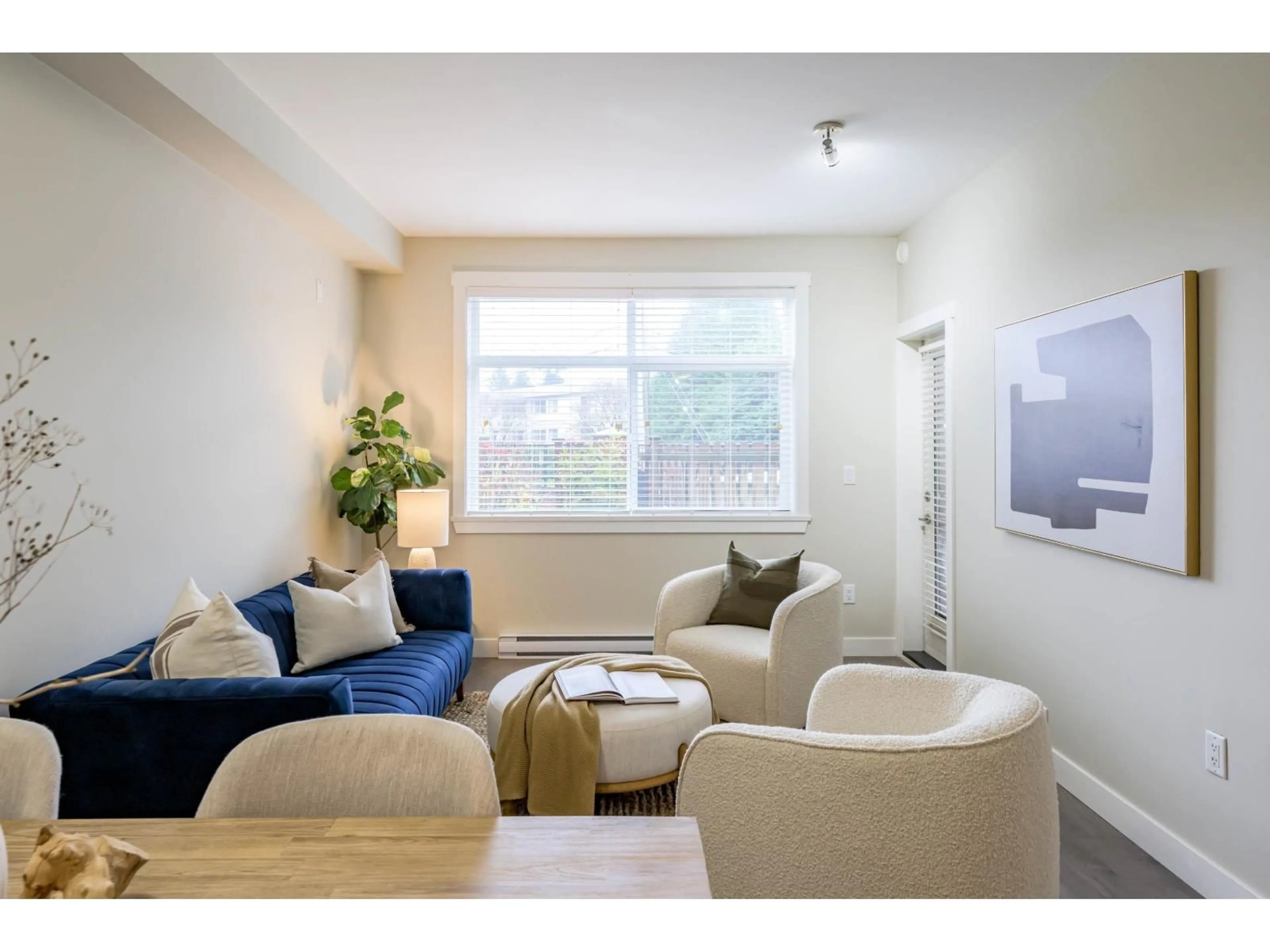 Living room with furniture, unknown for 111 - 20696 EASTLEIGH CRESCENT, Langley British Columbia V3A0M3