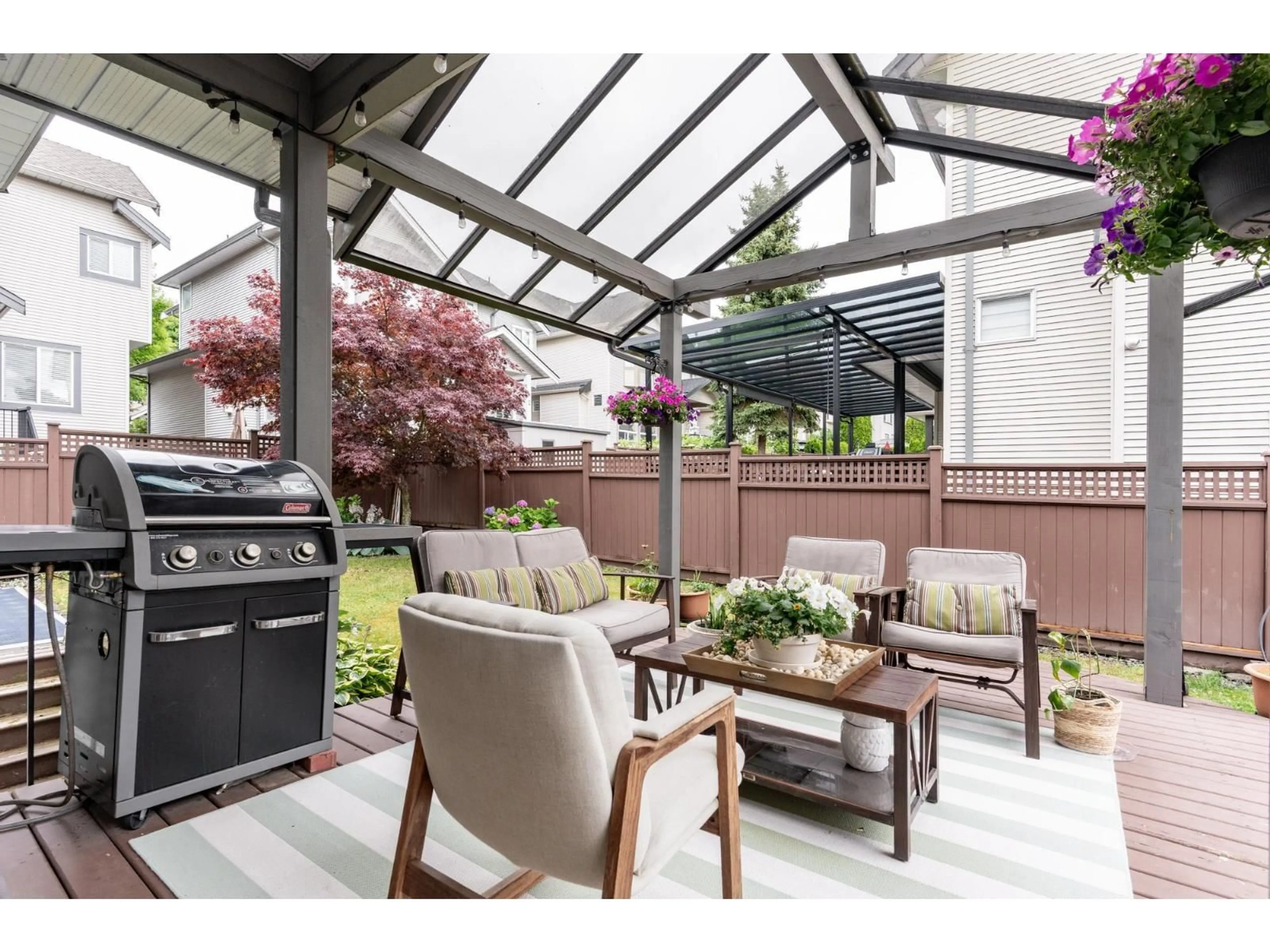 Patio, street for 19657 69A AVENUE, Langley British Columbia V2Y3A6