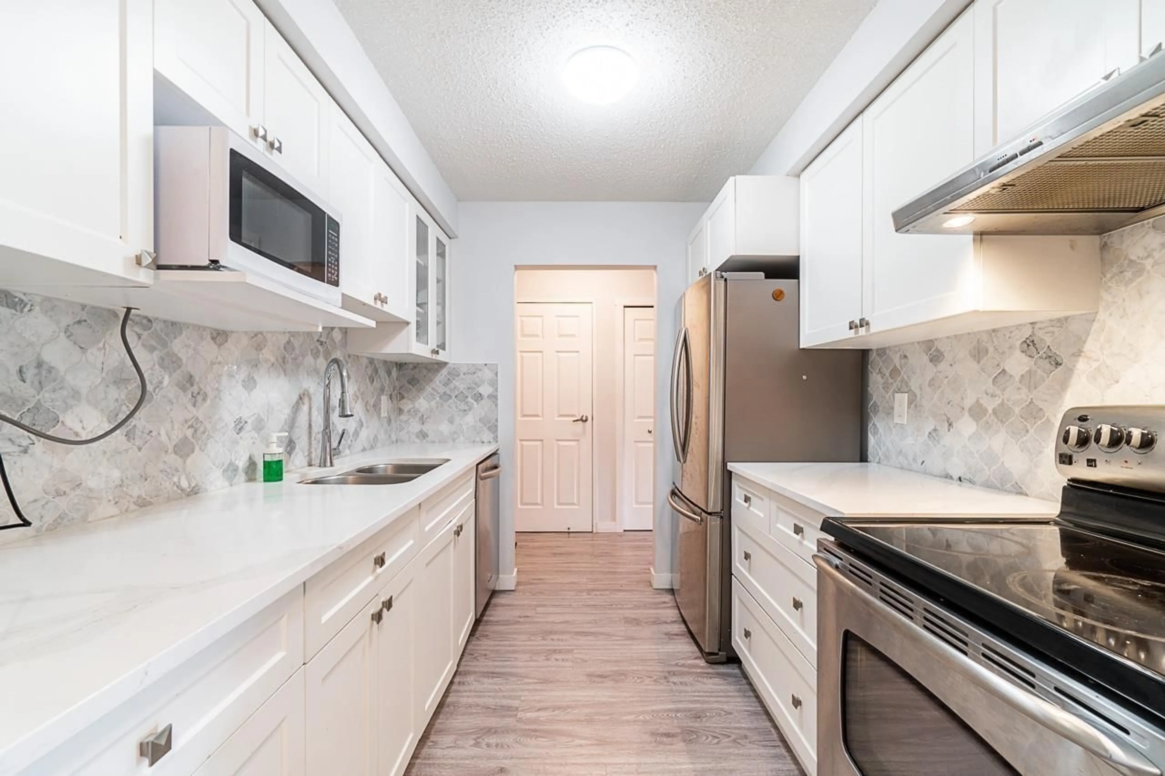 Standard kitchen, unknown for 115 - 45598 MCINTOSH DRIVE, Chilliwack British Columbia V2P7J3