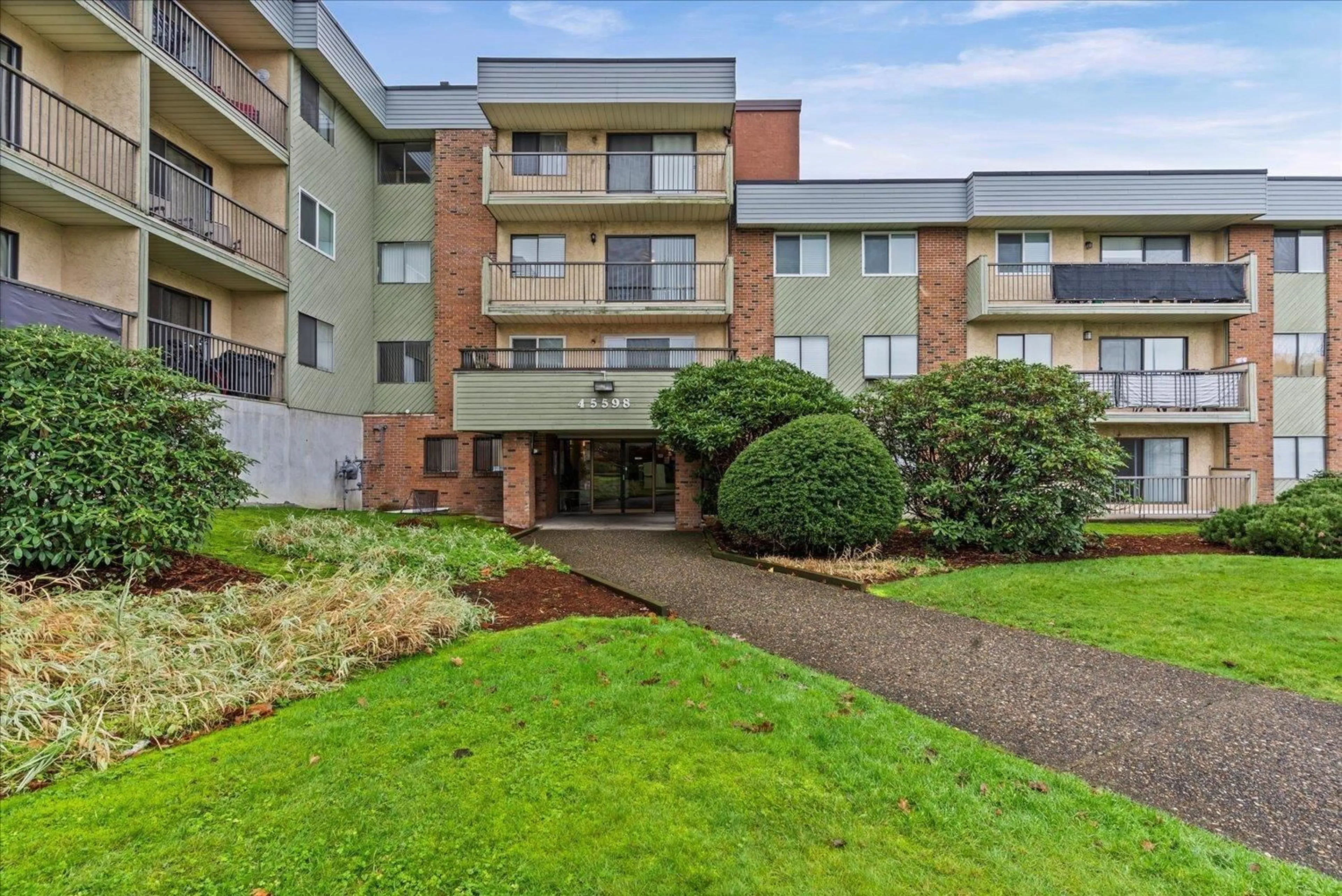 Patio, unknown for 115 - 45598 MCINTOSH DRIVE, Chilliwack British Columbia V2P7J3