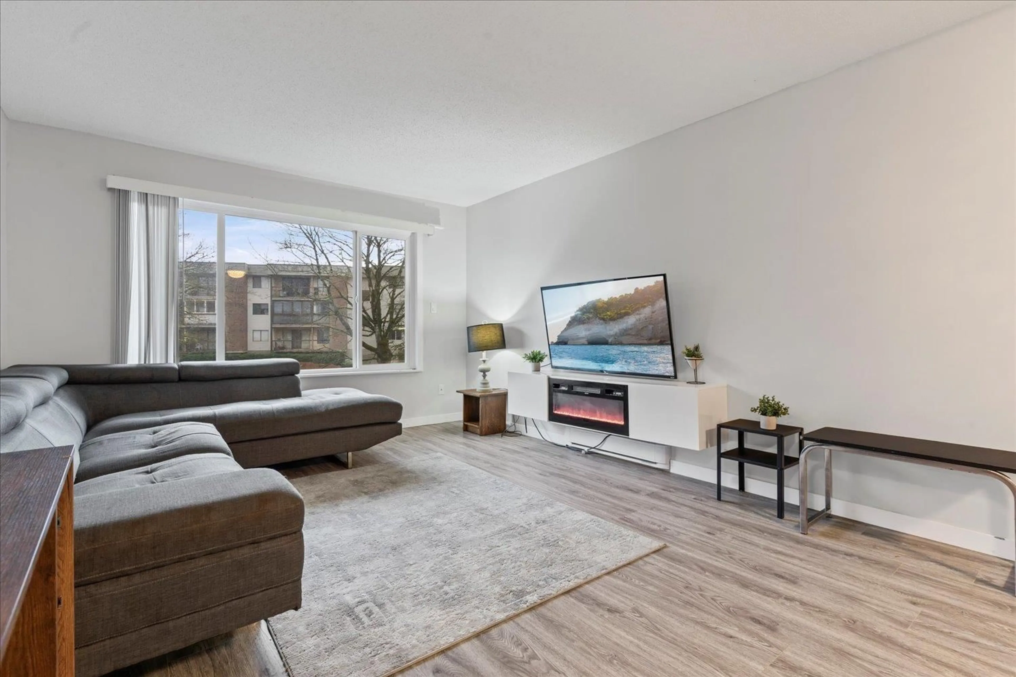 Living room with furniture, unknown for 115 - 45598 MCINTOSH DRIVE, Chilliwack British Columbia V2P7J3