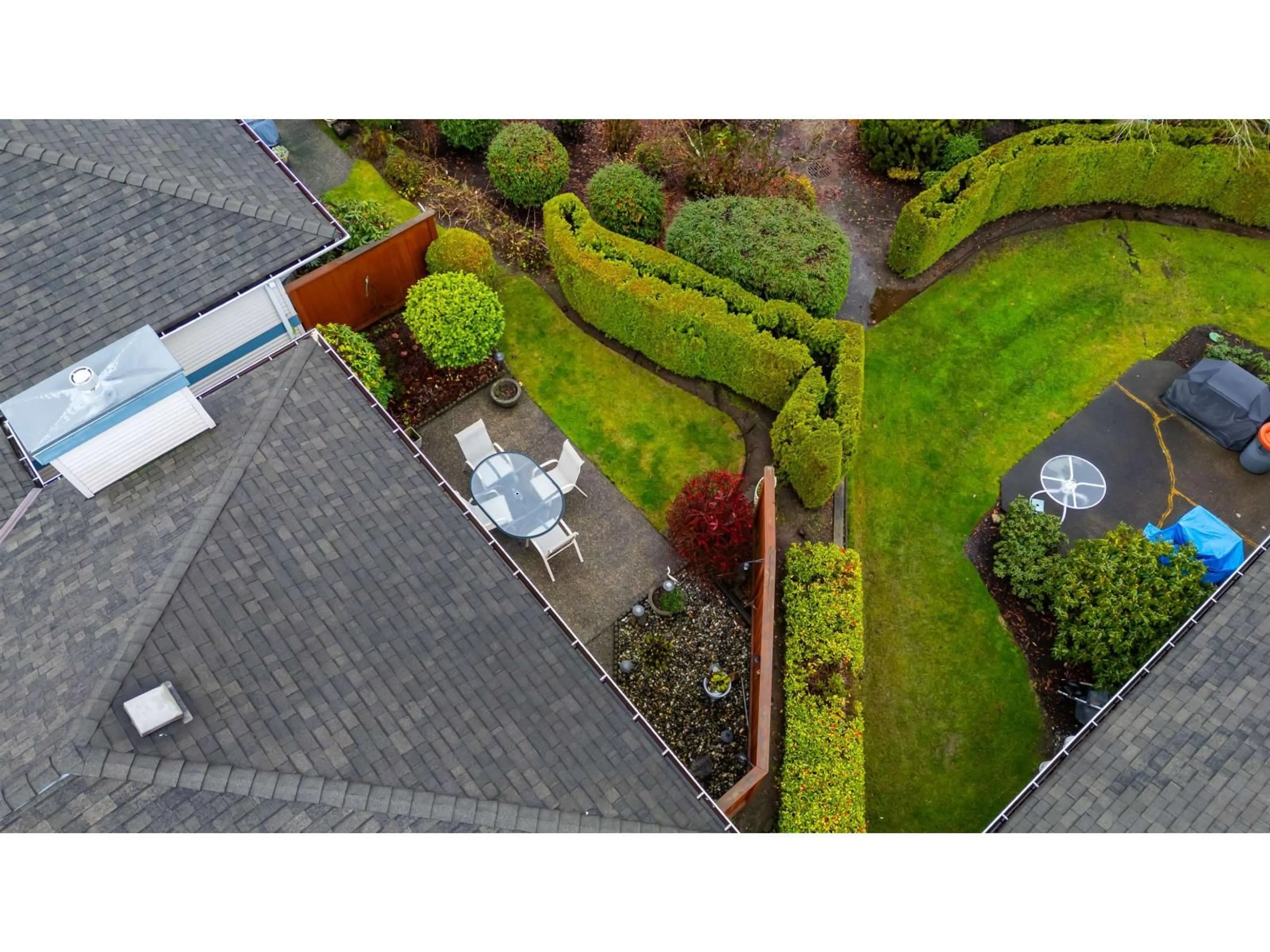 A pic from outside/outdoor area/front of a property/back of a property/a pic from drone, street for 10 - 8889 212 STREET, Langley British Columbia V1M2E8