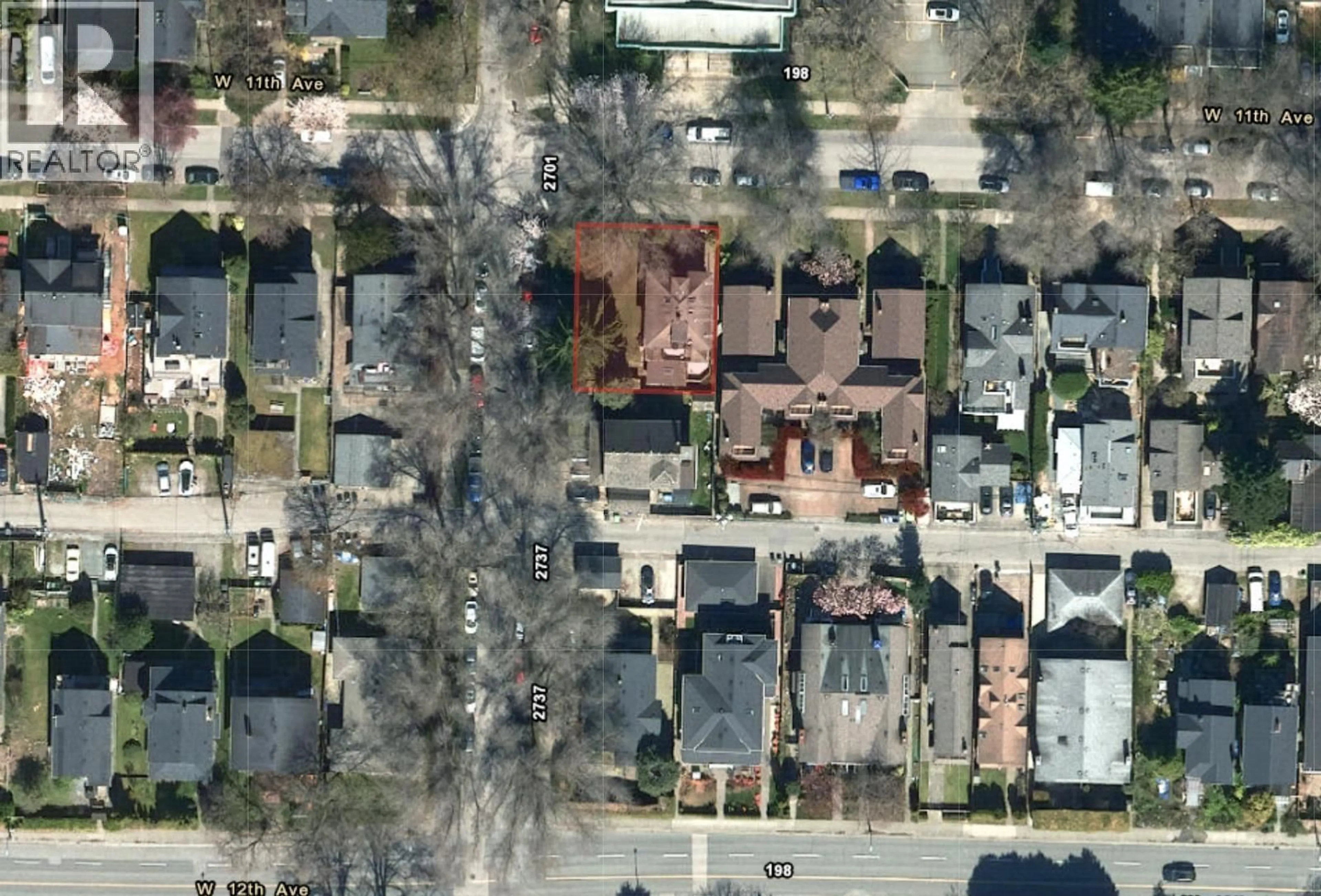 A pic from outside/outdoor area/front of a property/back of a property/a pic from drone, street for 174 11TH AVENUE, Vancouver British Columbia V5Y1S7